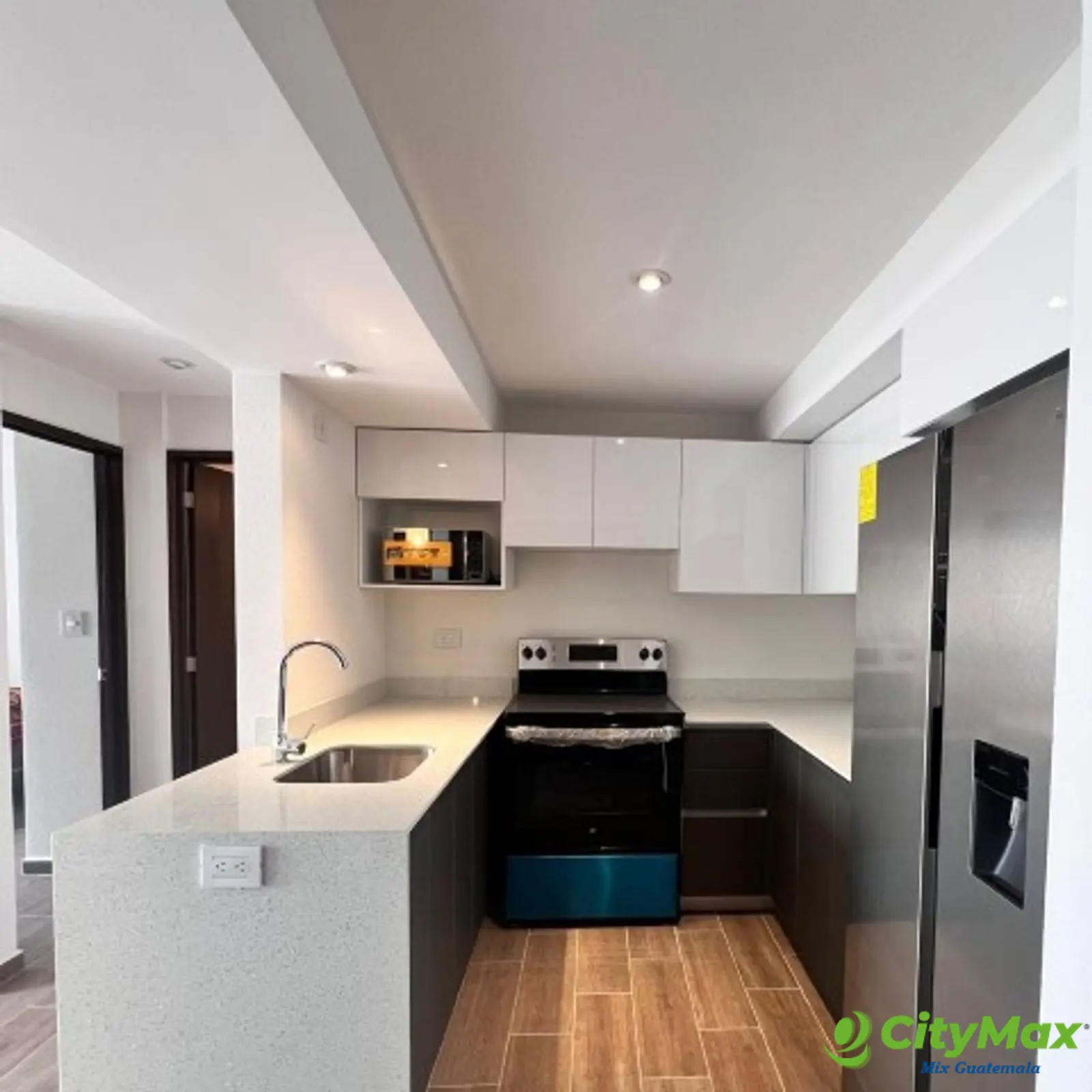 Apartamento Semi-Amueblado en Renta Parque Mateo Zona 7 - foto 1