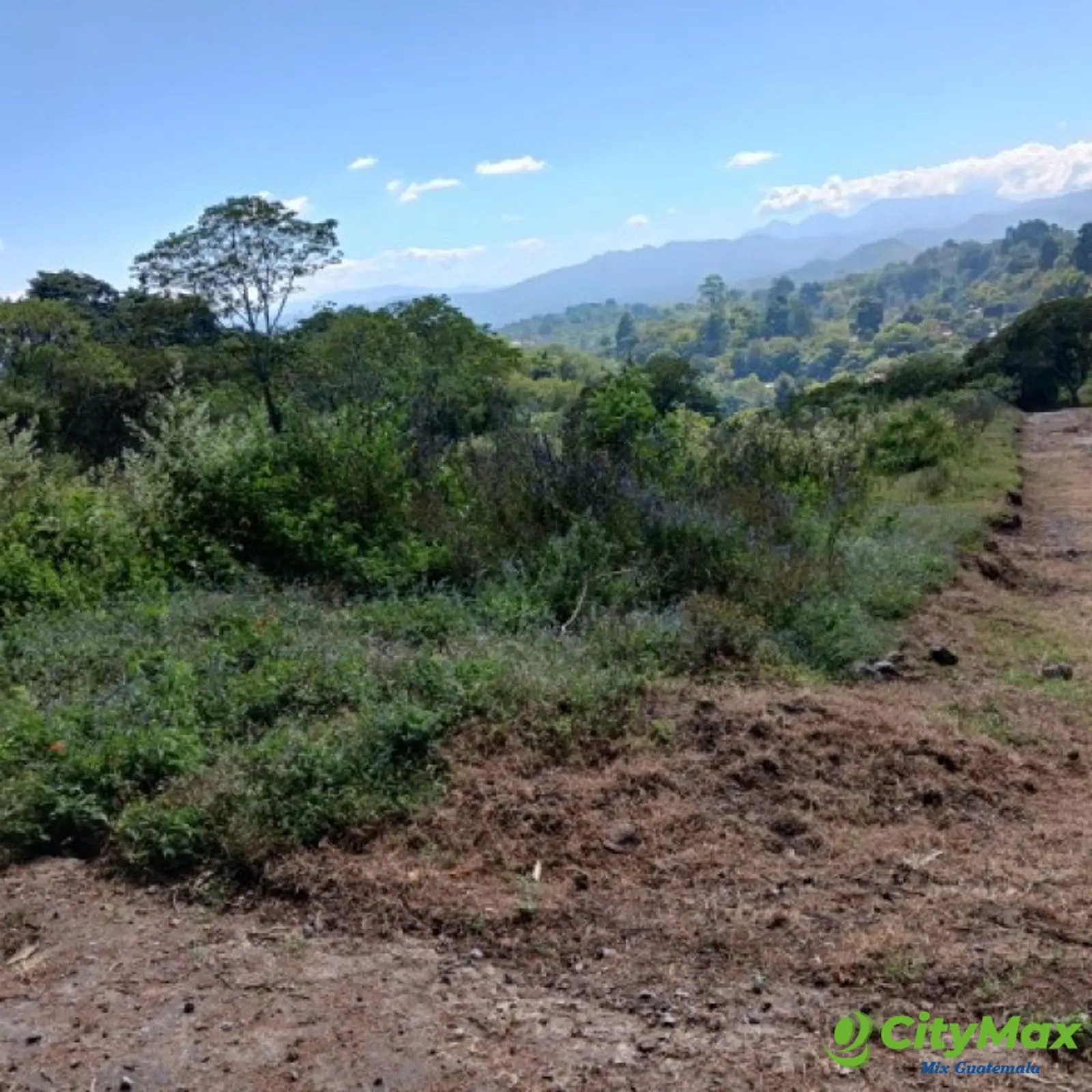 Terreno residencial en venta en Vistas de Versalles I - foto 4