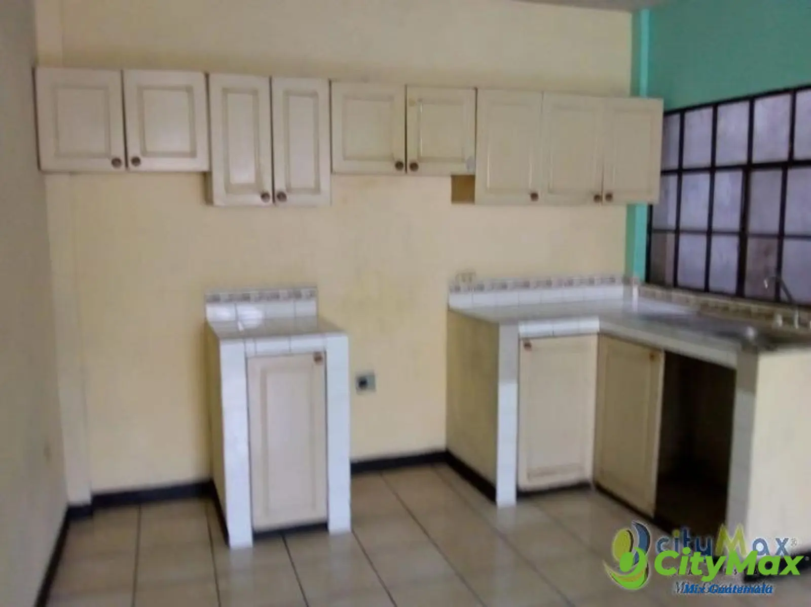 Edificio en Venta con 4 Apartamentos en Villa Nueva - foto 3