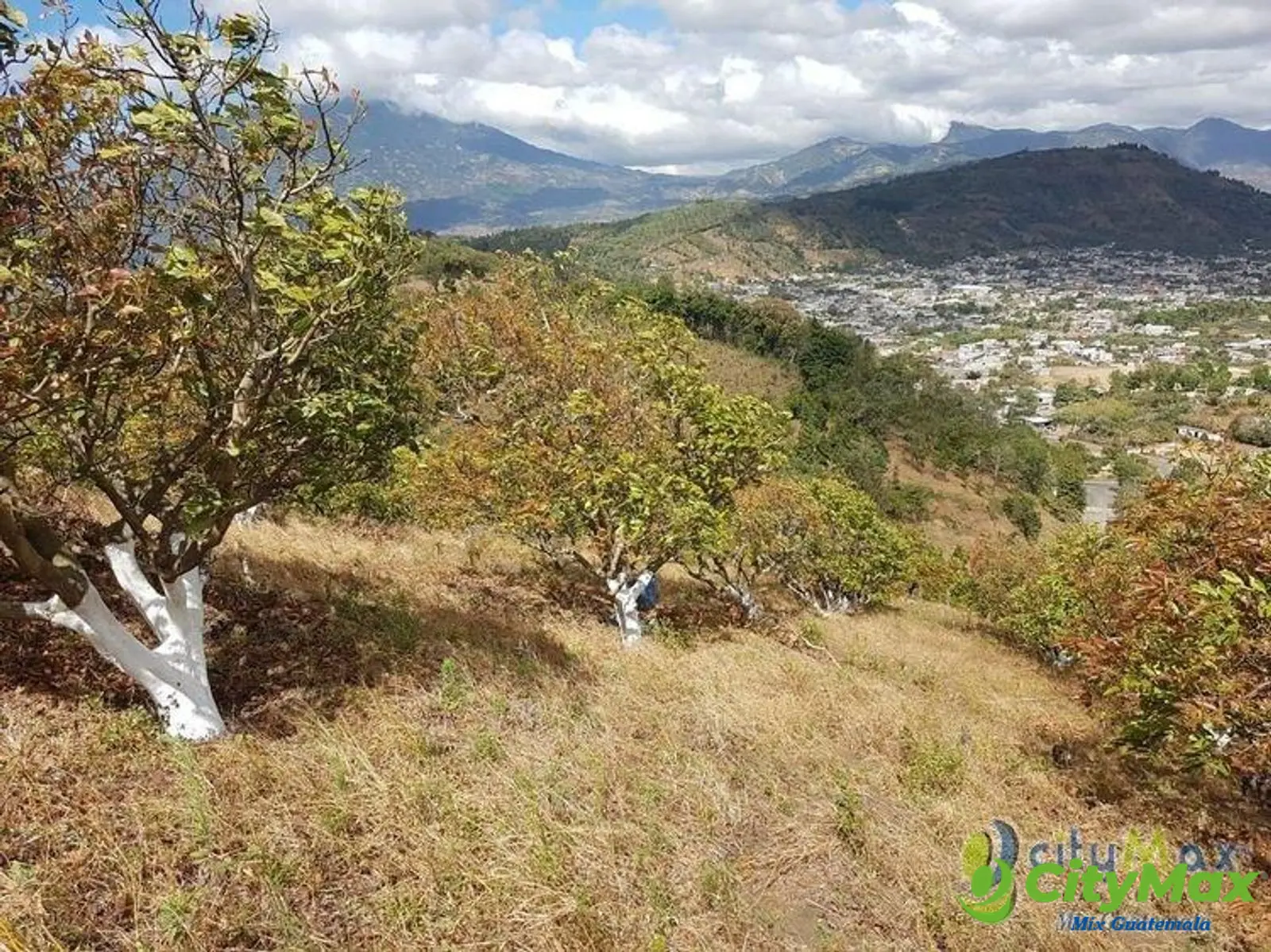 Terreno en Venta de 2.6 manzanas en San Vicente Pacaya - foto 6