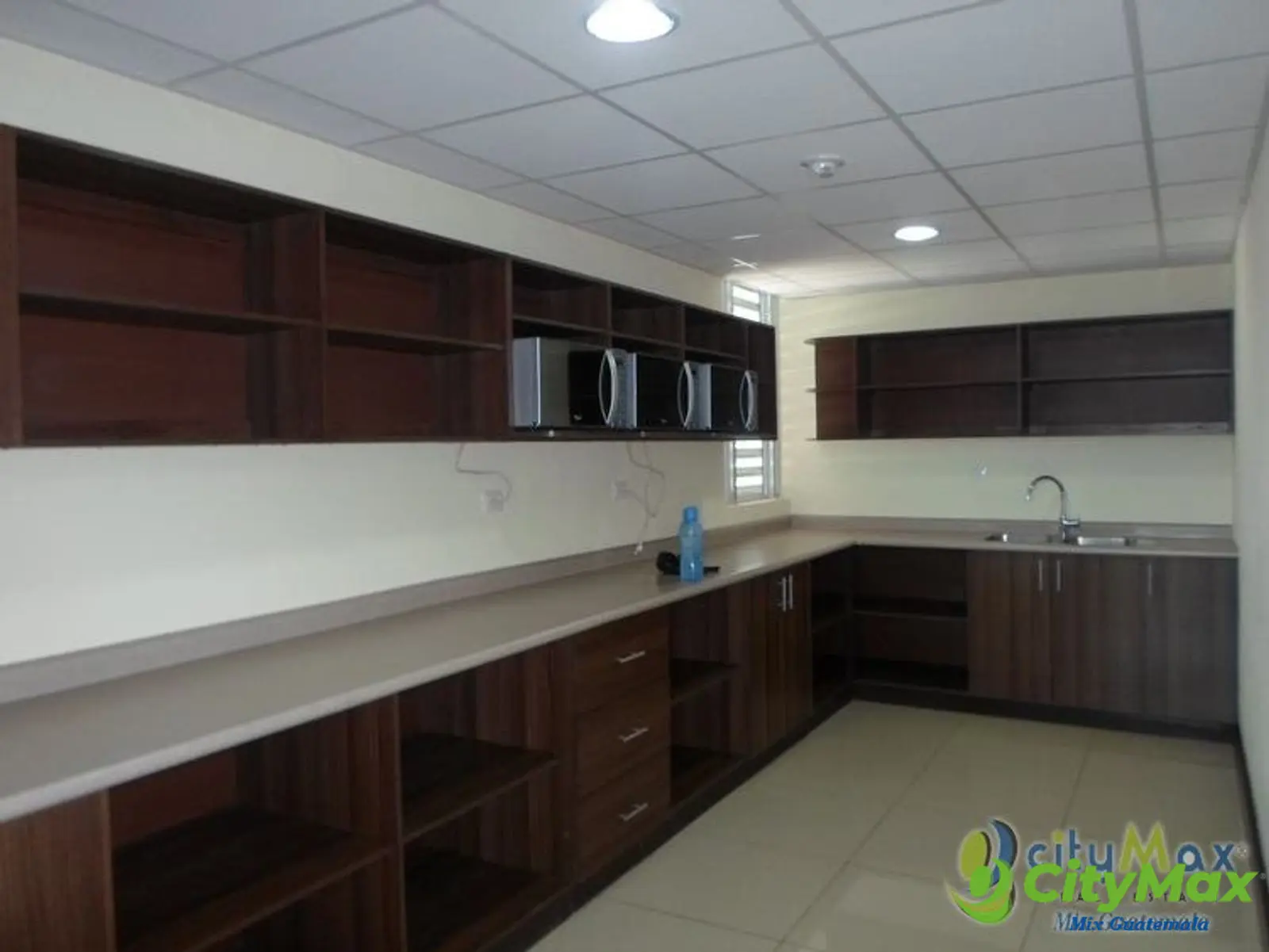 Alquilo Oficina con 83.59m2 en Zona 4 PAO-023-08-10-17 - foto 3