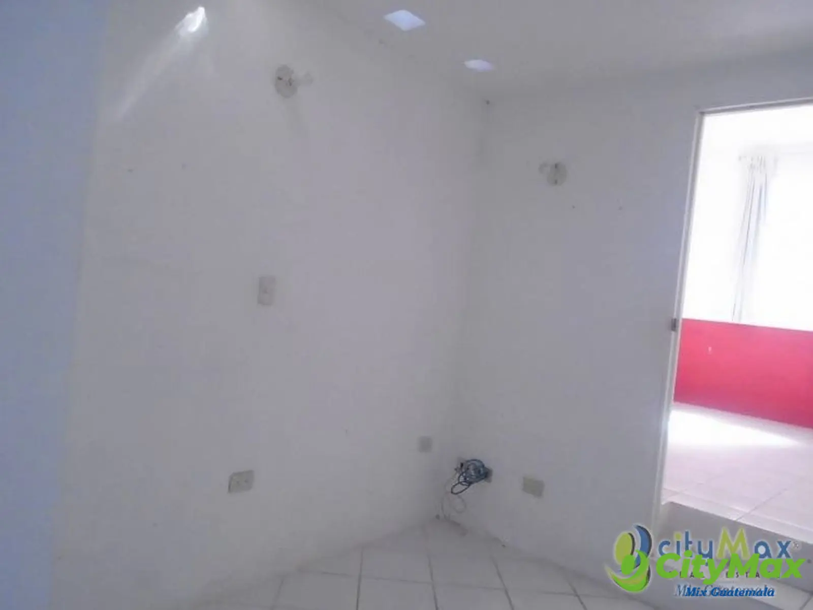 Vendo Casa Sobre Calle Transitada Carretera al Salvador - foto 3
