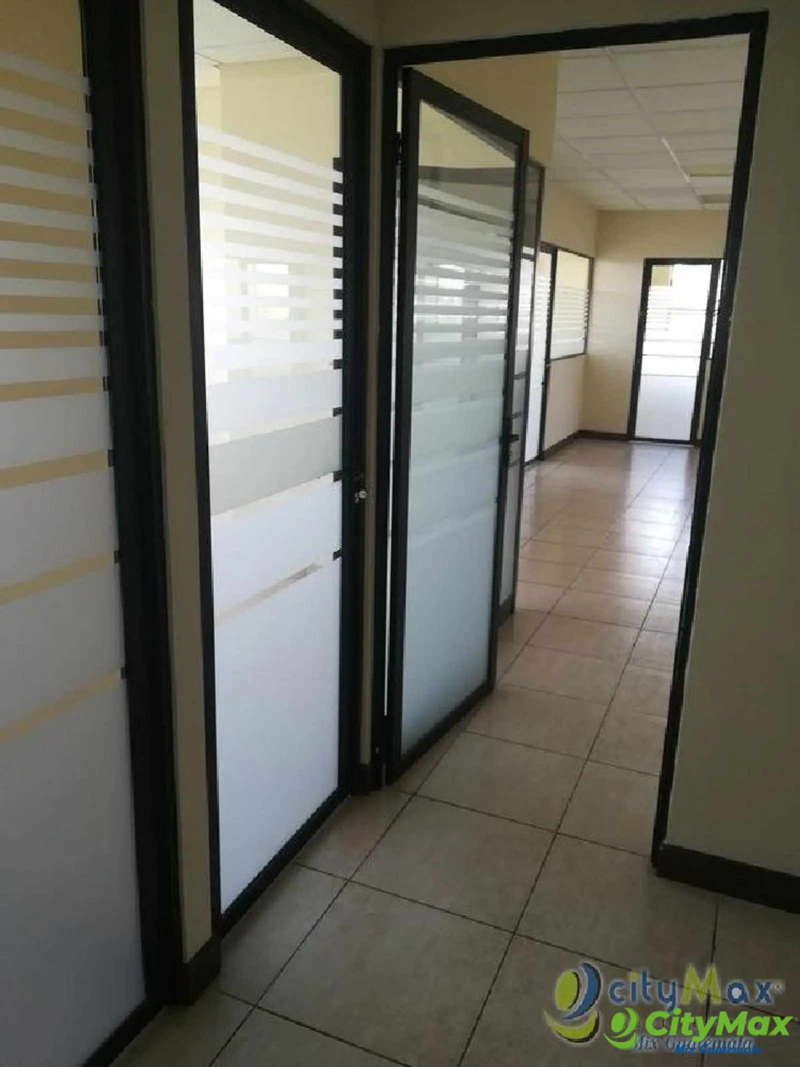 Oficina en Renta en Zona 13 de 177 metros² - foto 2
