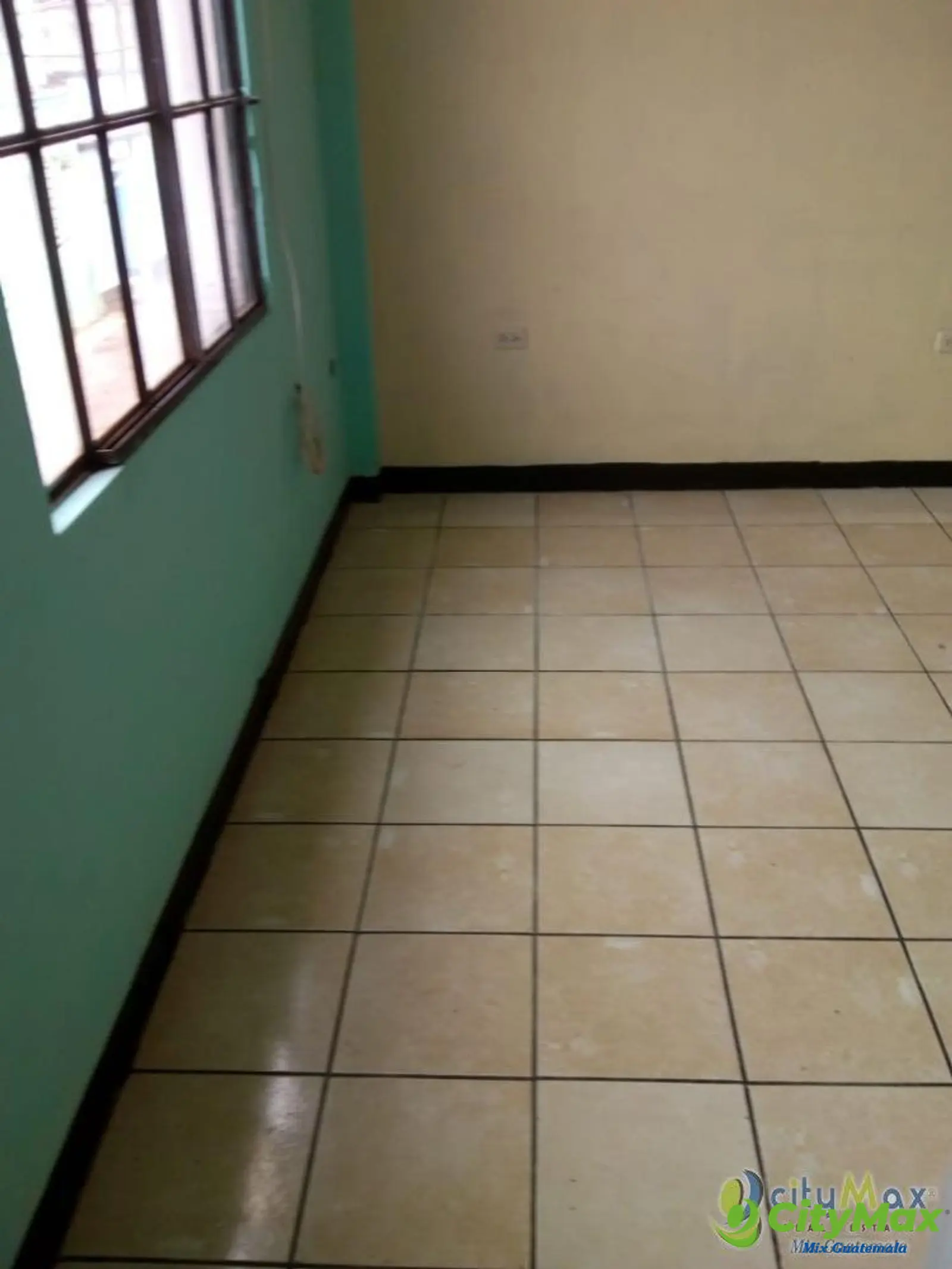 Edificio en Venta con 4 Apartamentos en Villa Nueva - foto 5