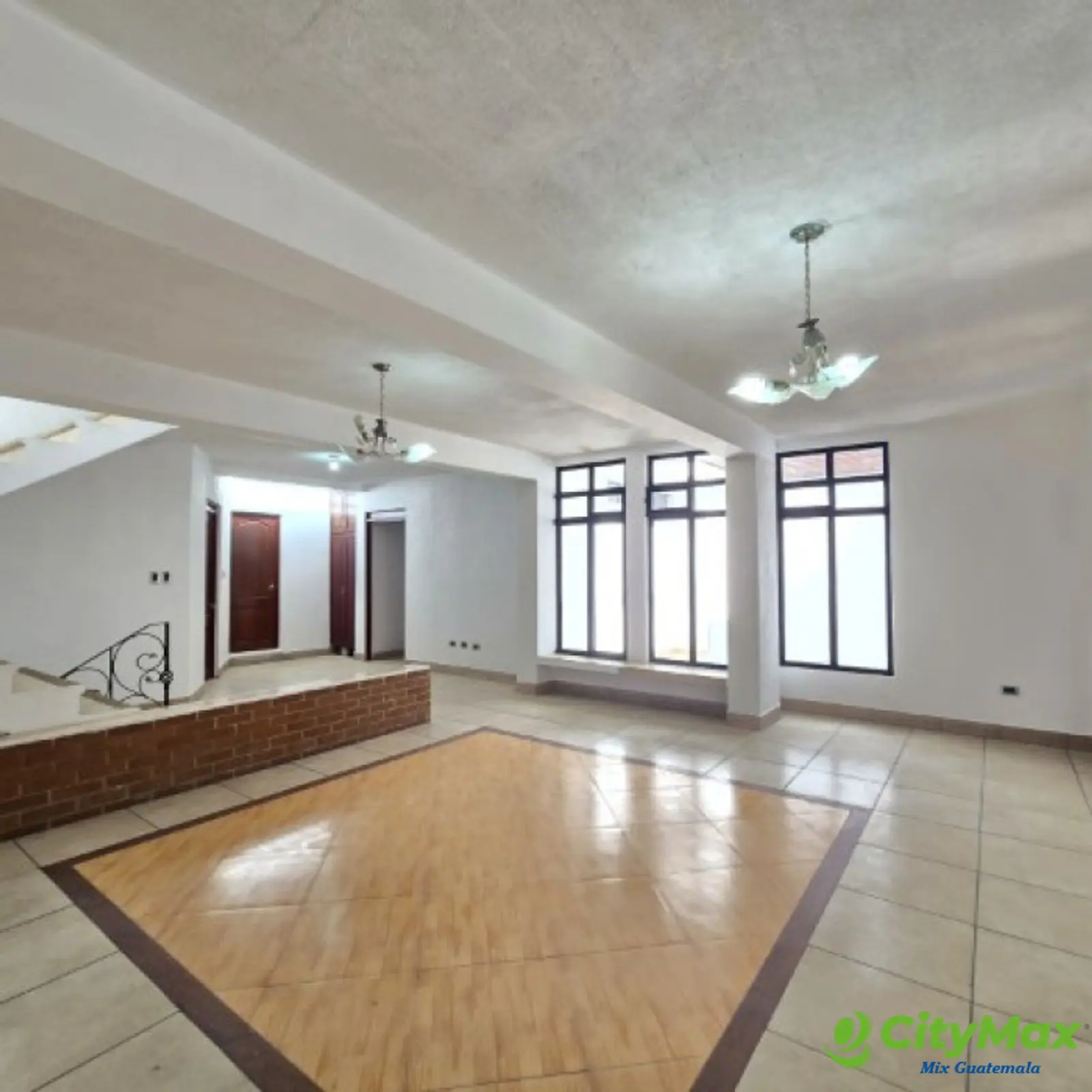 Casa grade en Venta Las Hojarascas Zona 1 de Mixco - foto 5