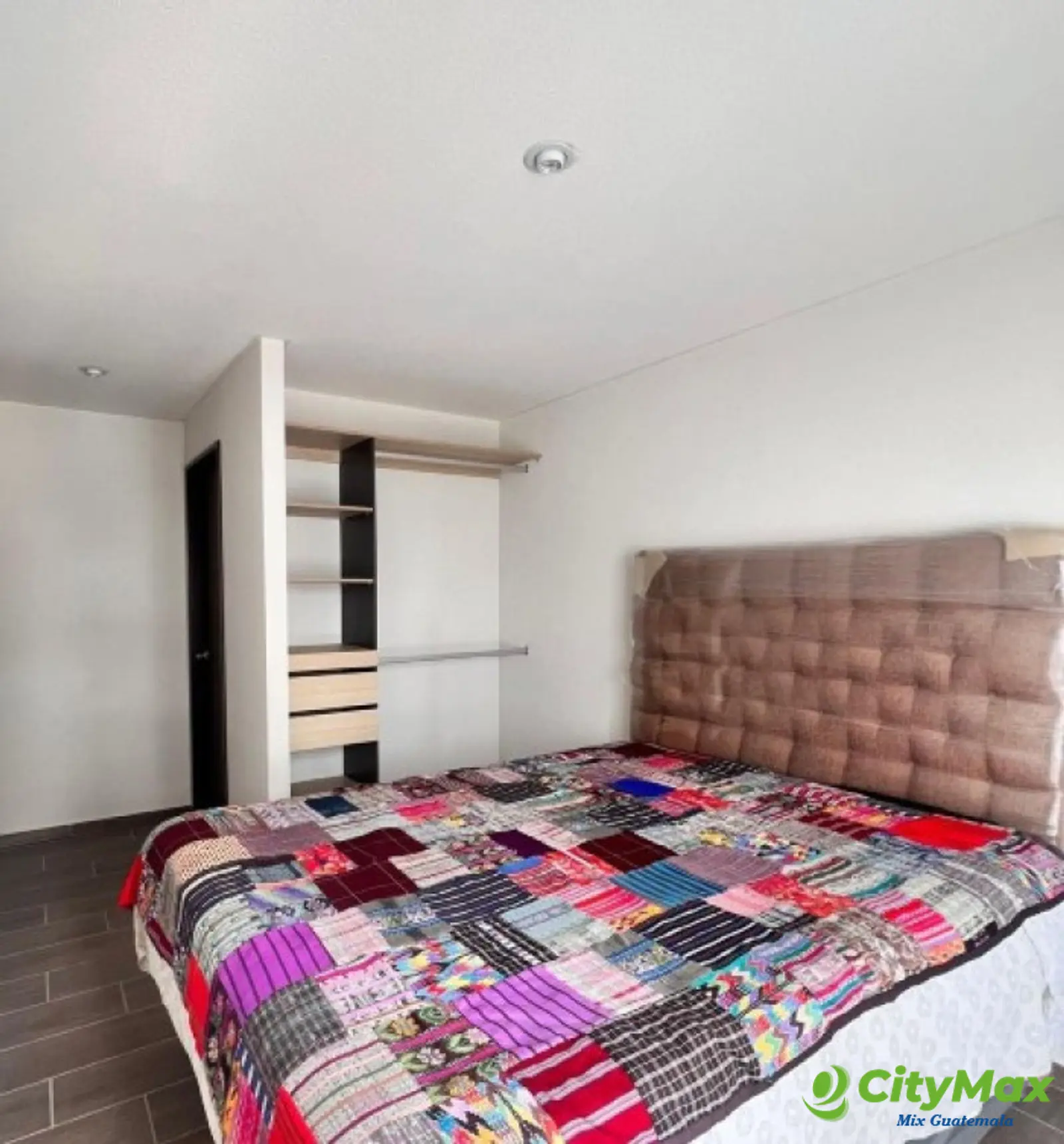 Apartamento Semi-Amueblado en Renta Parque Mateo Zona 7 - foto 10