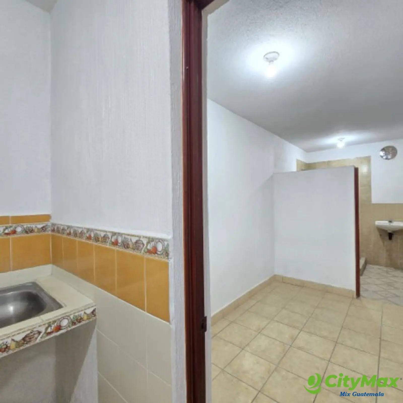 Casa grade en Venta Las Hojarascas Zona 1 de Mixco - foto 30