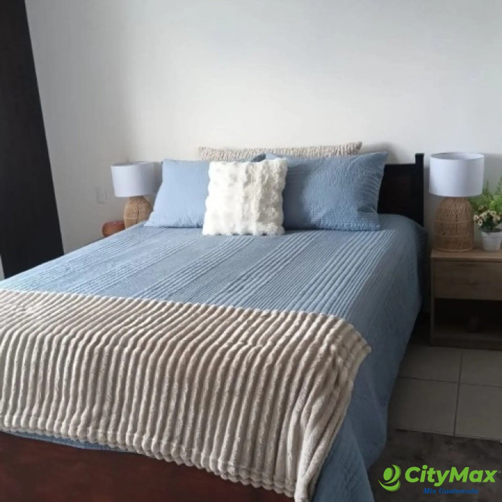Apartamento Amueblado en Renta Zona 11 Parque San Jorge - foto 12