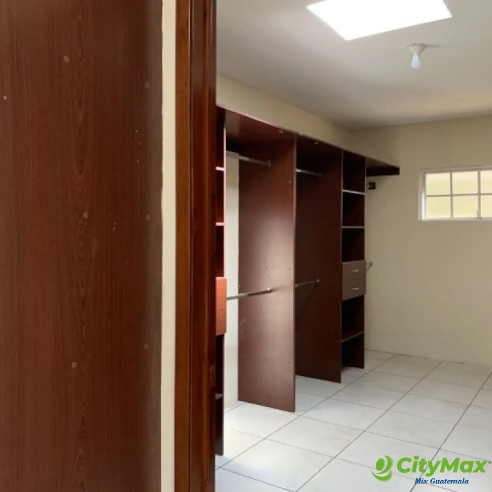 Casa en Venta Bosques de San Nicolas Zona 4 Mixco - foto 17