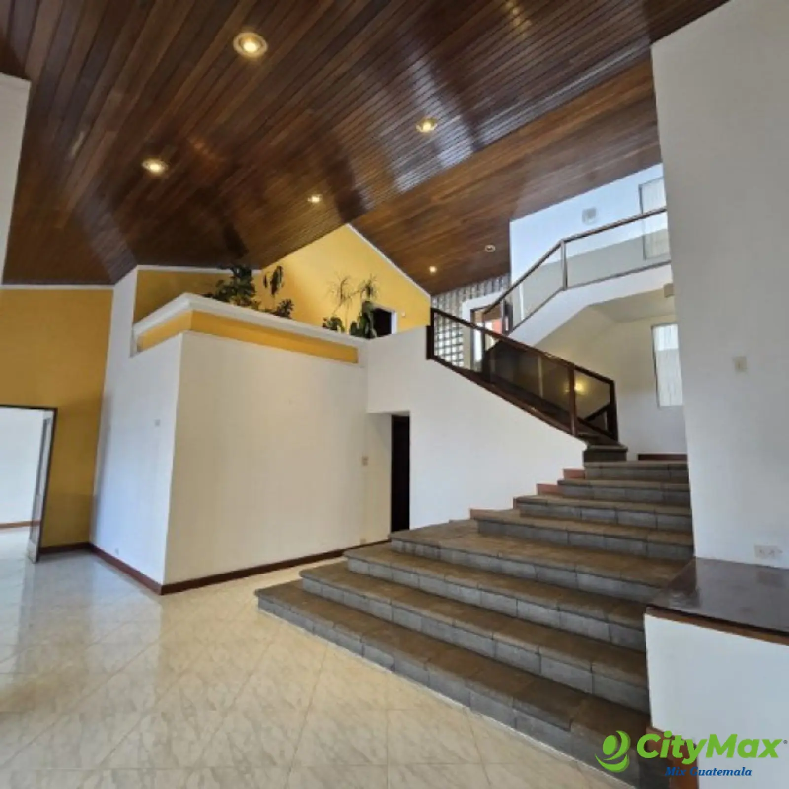 Casa en Venta en Montebello, Carretera a El Salvador - foto 3