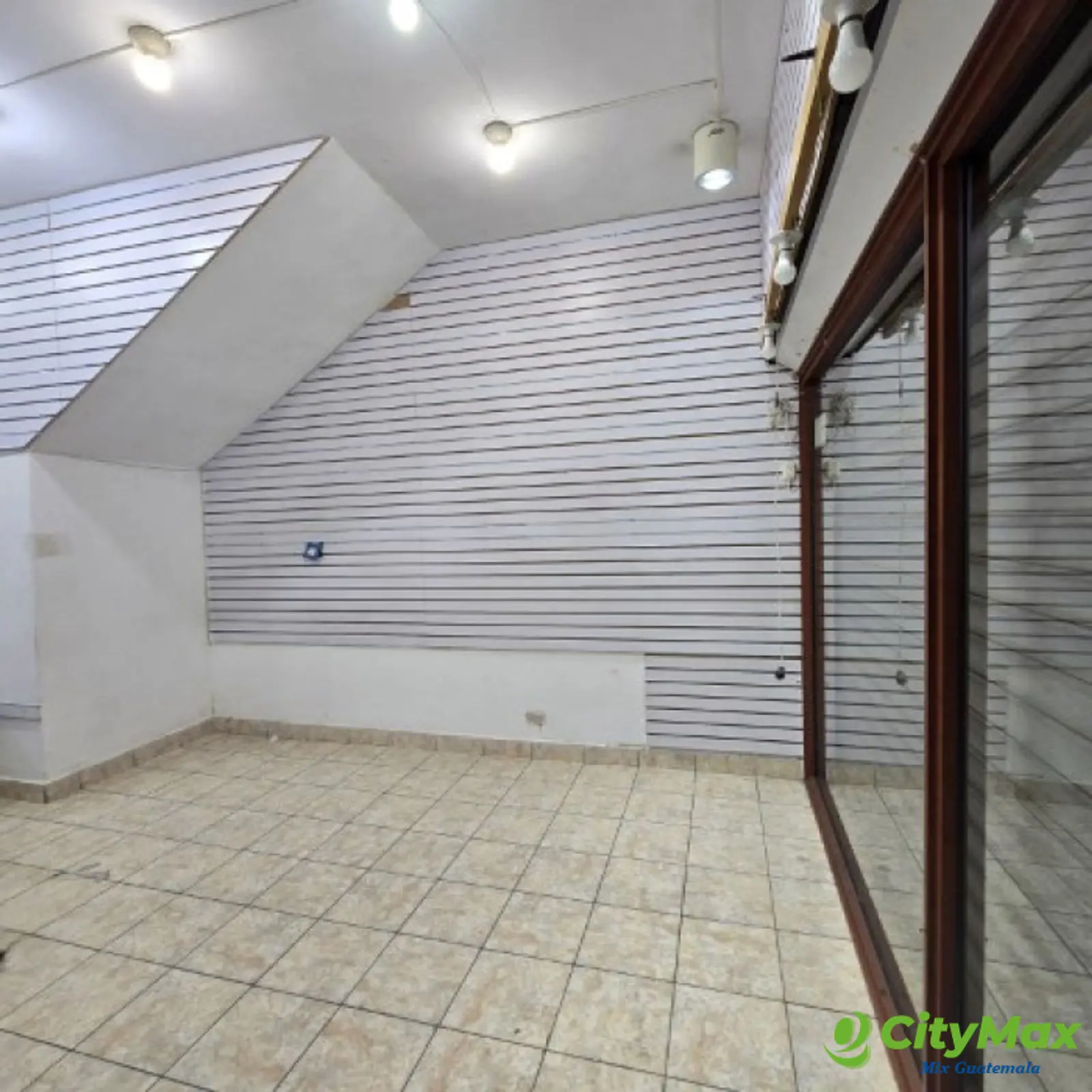 Local Grande en Renta San Cristóbal con alta exposición - foto 6