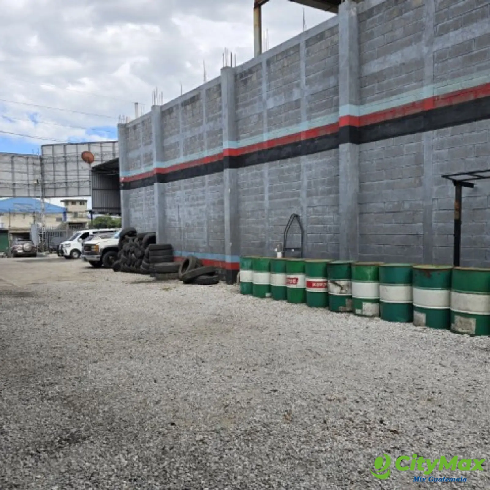 Terreno y Bodega en Renta Bulevar El Caminero Z.6 Mixco - foto 3