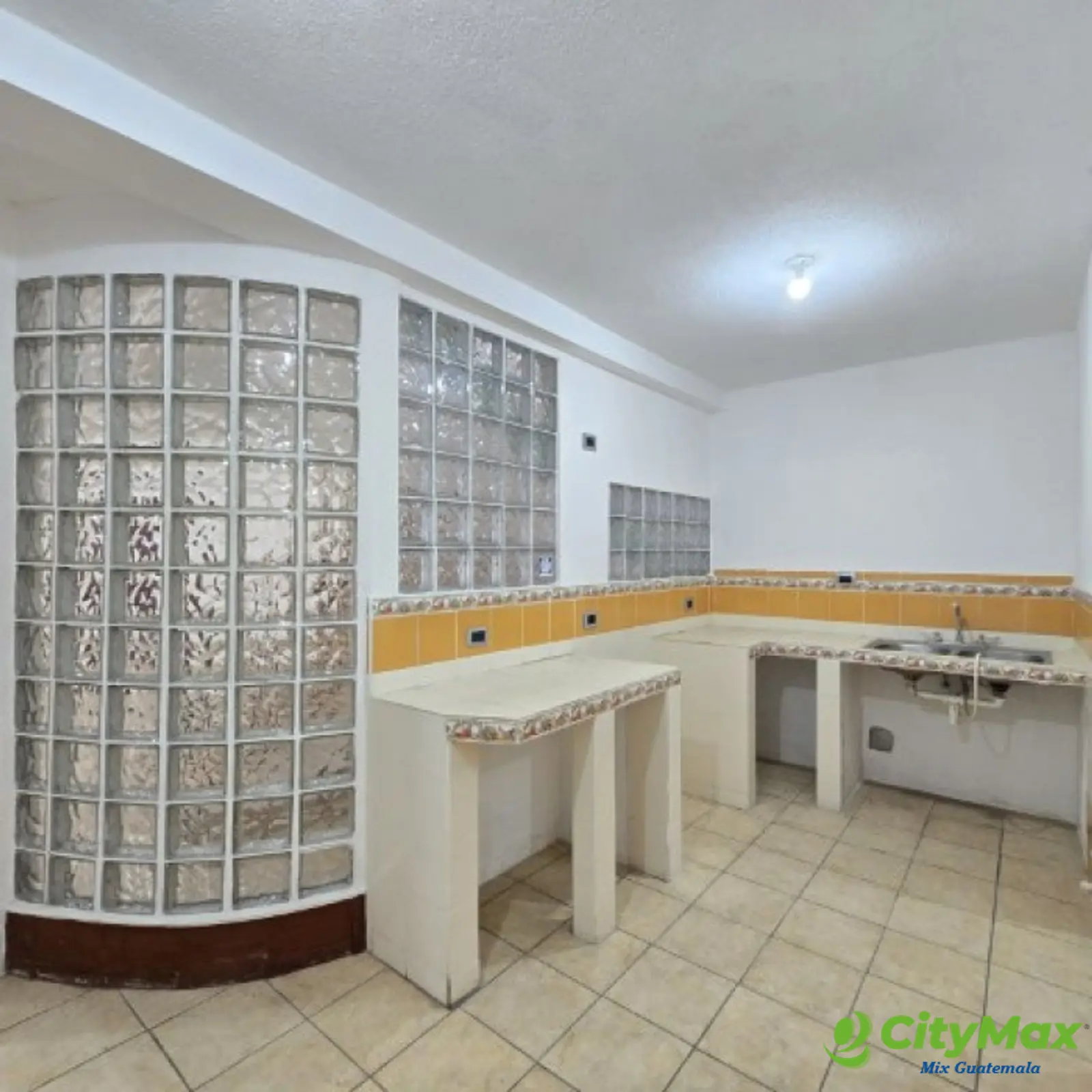 Casa grade en Venta Las Hojarascas Zona 1 de Mixco - foto 15