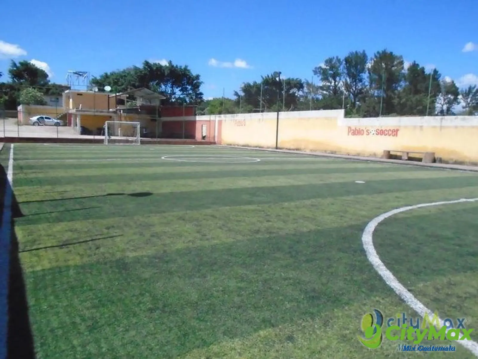Terreno en Venta con canchas deportivas e instalaciones - foto 4