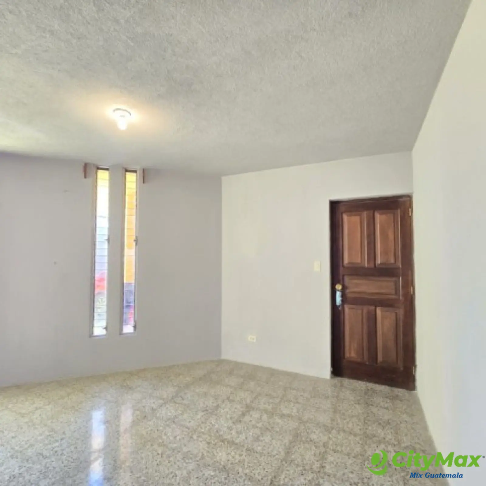 Casa en Venta Pinares de San Cristóbal Zona 8 de Mixco - foto 12