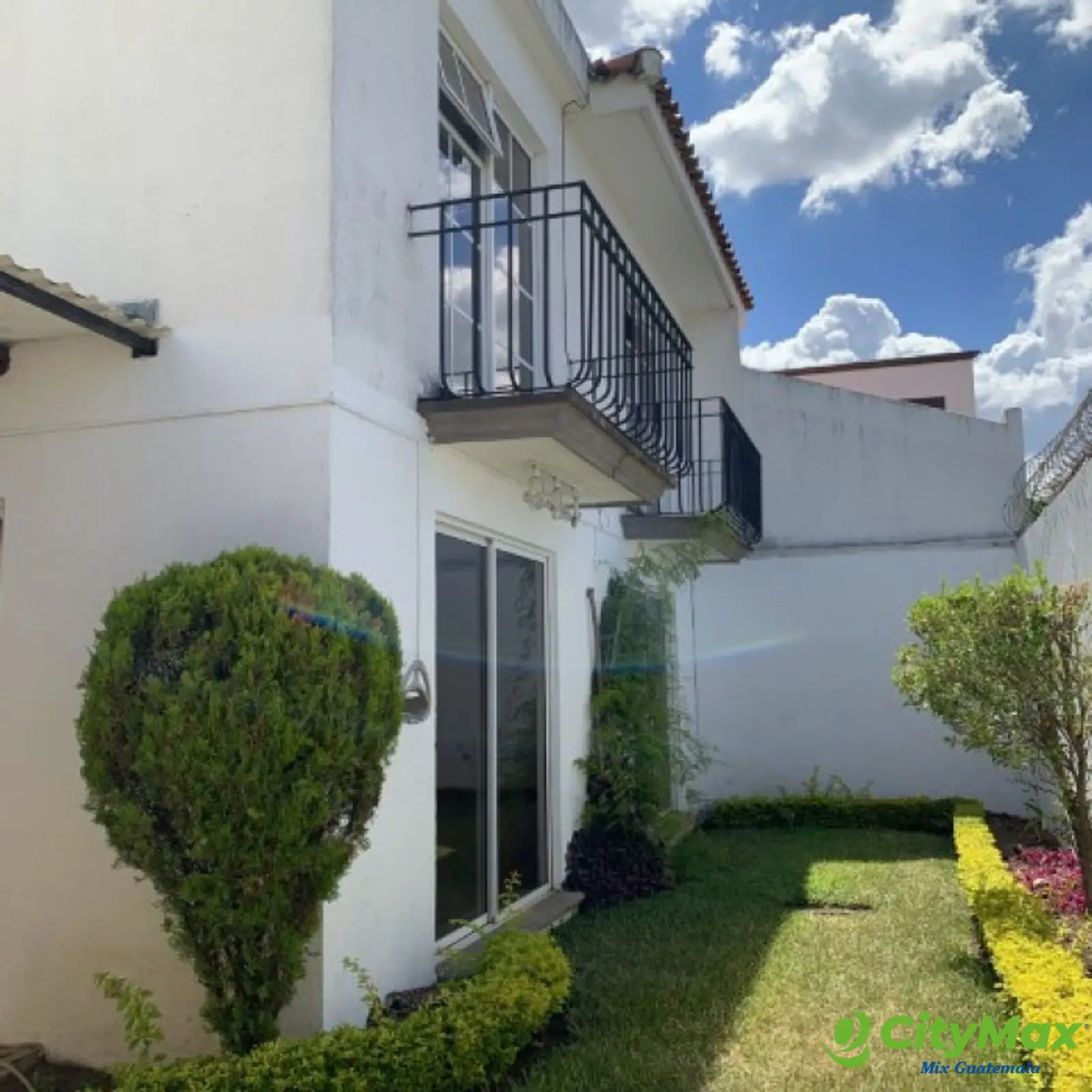 Casa en Venta Bosques de San Nicolas Zona 4 Mixco - foto 2
