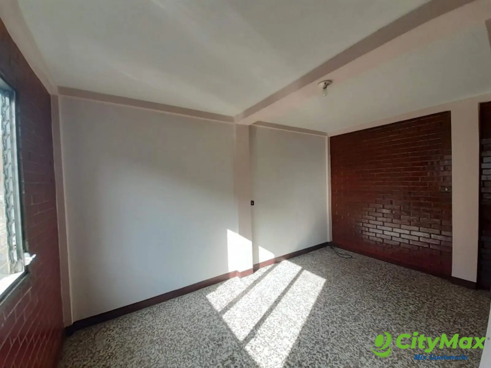 Propiedad en Venta con Apartamentos en Calzada San Juan - foto 8