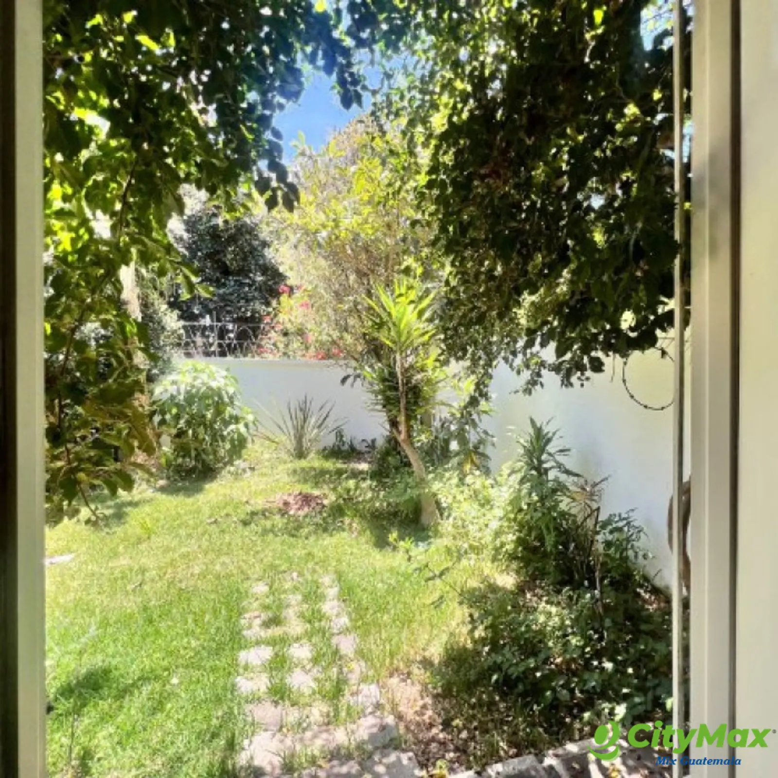Casa en venta en Jardines de San Lucas Sacatepéquez - foto 8