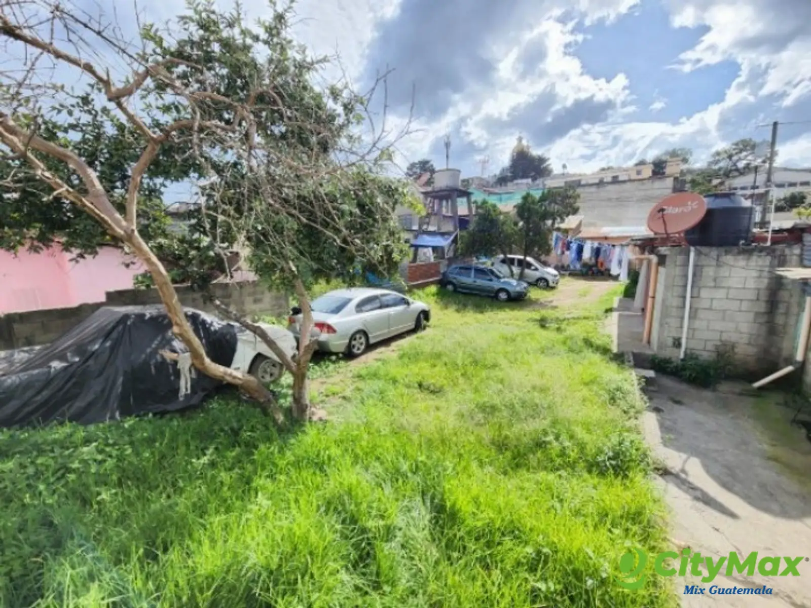 Terreno Comercial en Renta Zona 1 Mixco, por el parque - foto 2