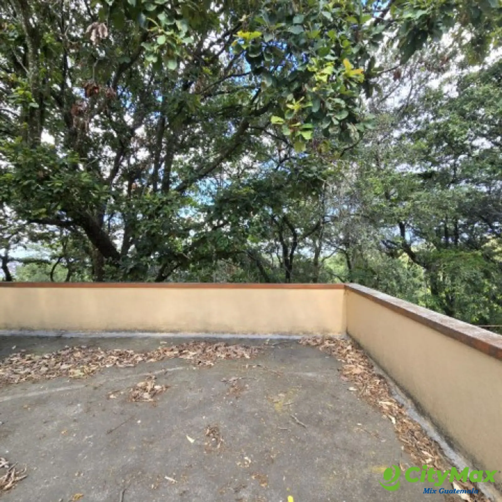 Casa grade en Venta Las Hojarascas Zona 1 de Mixco - foto 7