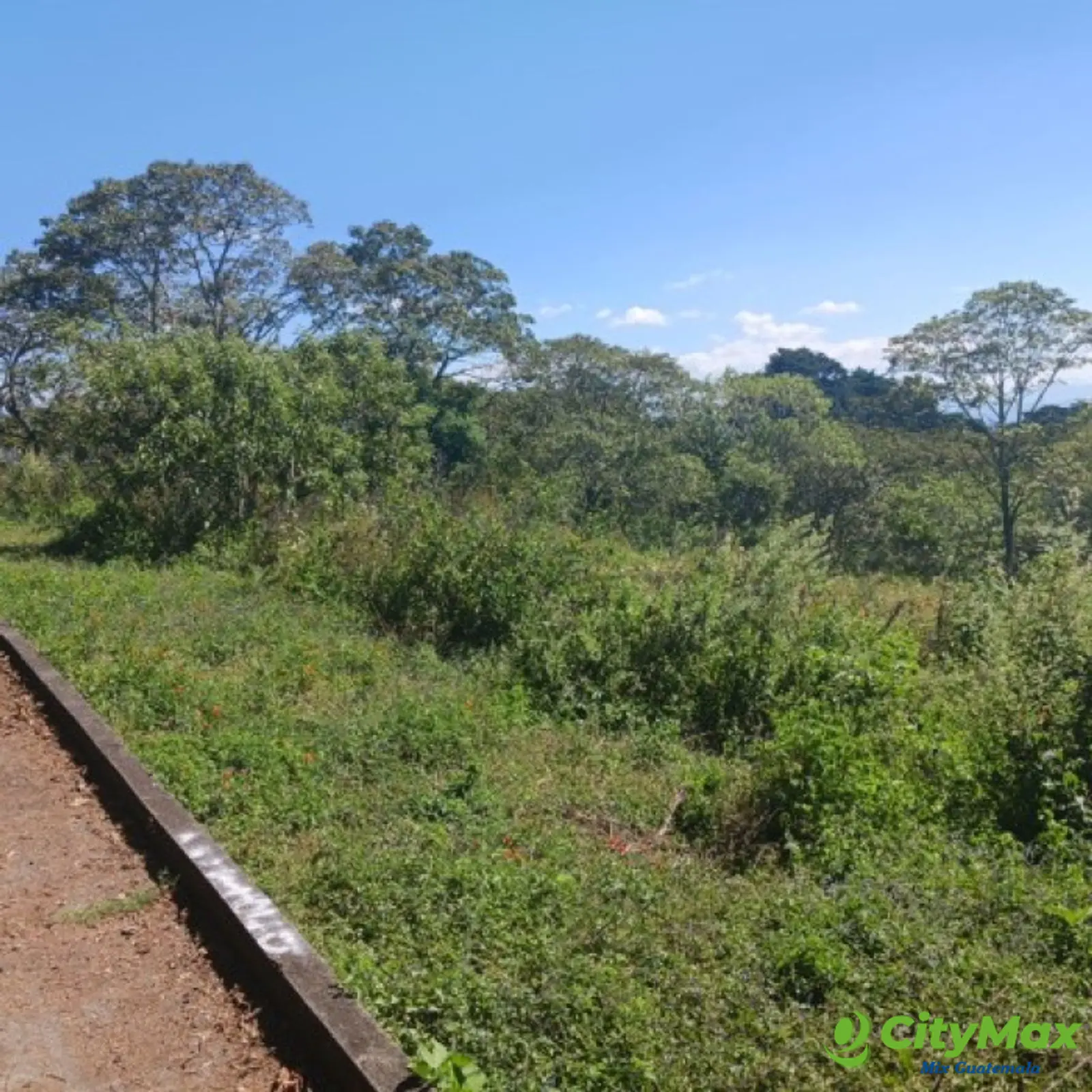 Terreno residencial en venta en Vistas de Versalles I - foto 5