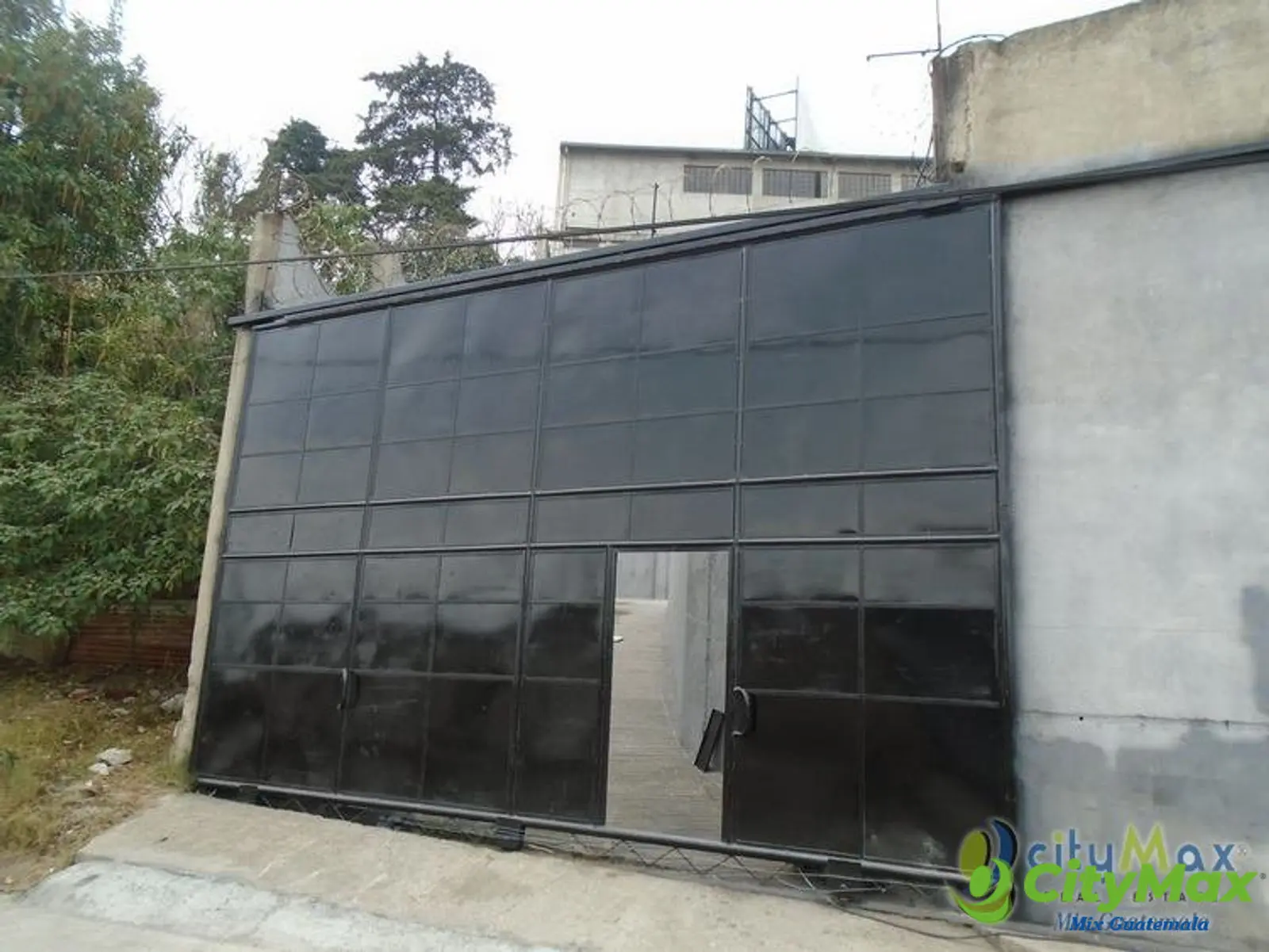 EDIFICIO COMERCIAL EN VENTA EN ZONA 1 DE MIXCO - foto 2