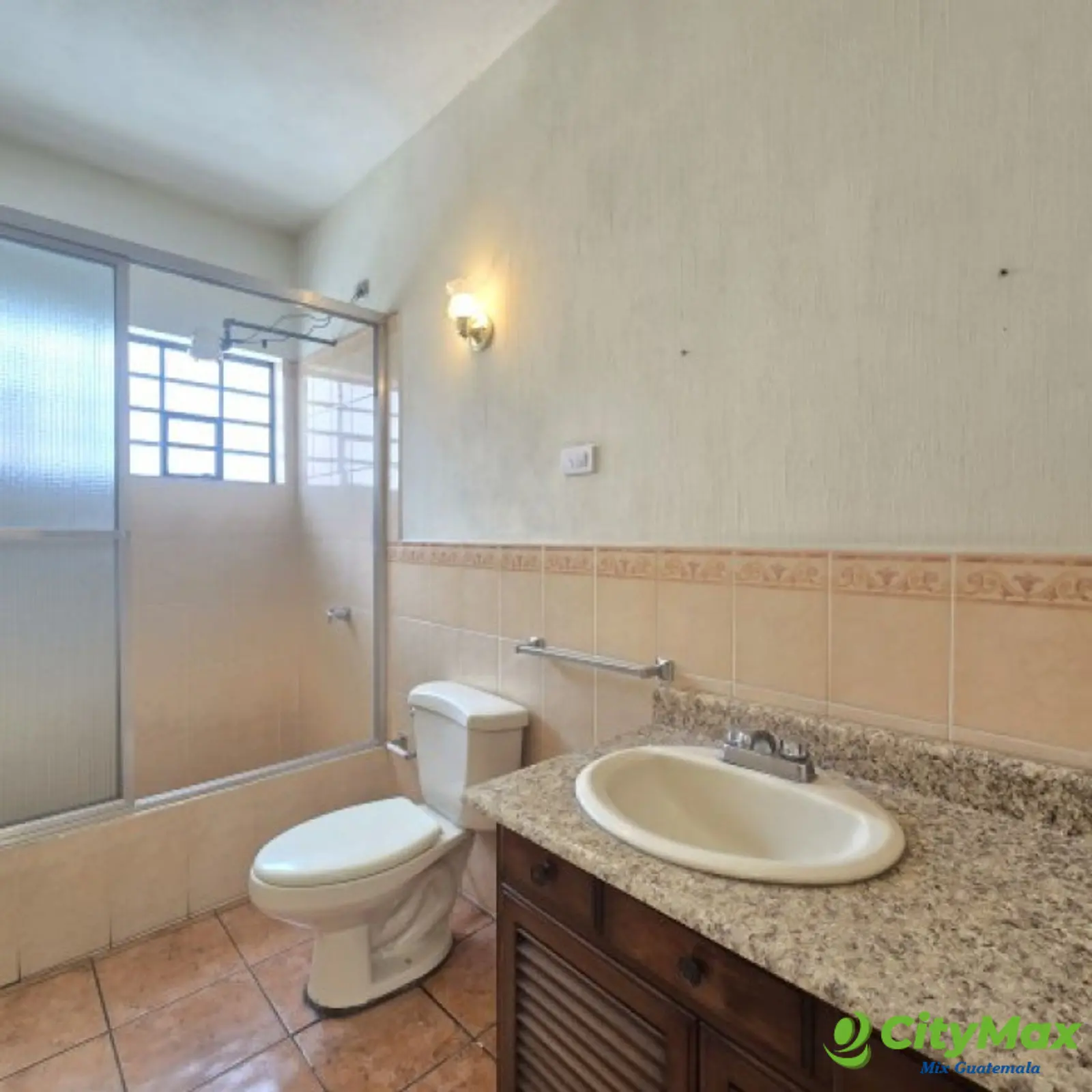 Casa en Renta para Negocio u Oficinas Zona 12 Guatemala - foto 16