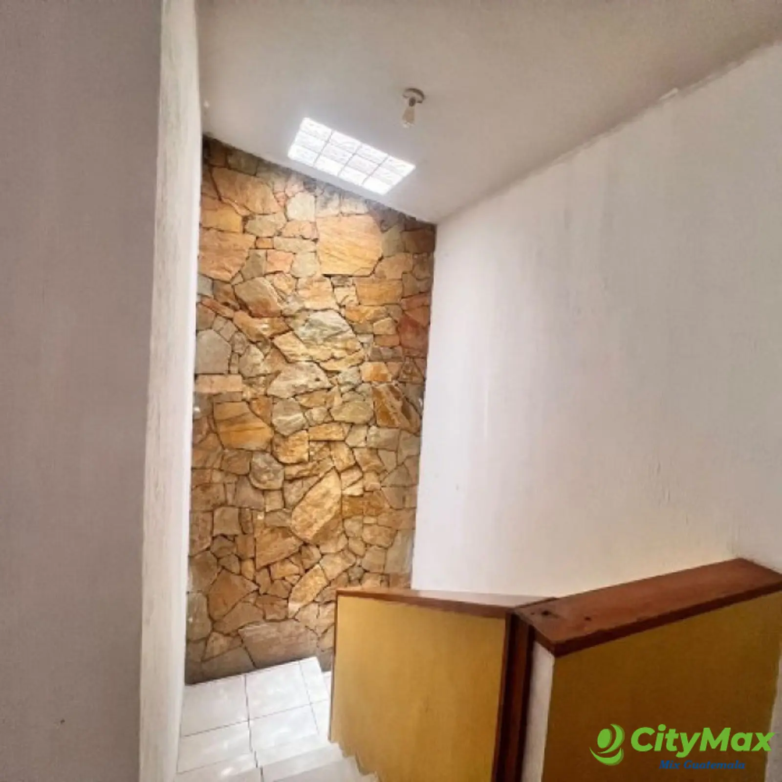 Casa en venta en Jardines de San Lucas Sacatepéquez - foto 10
