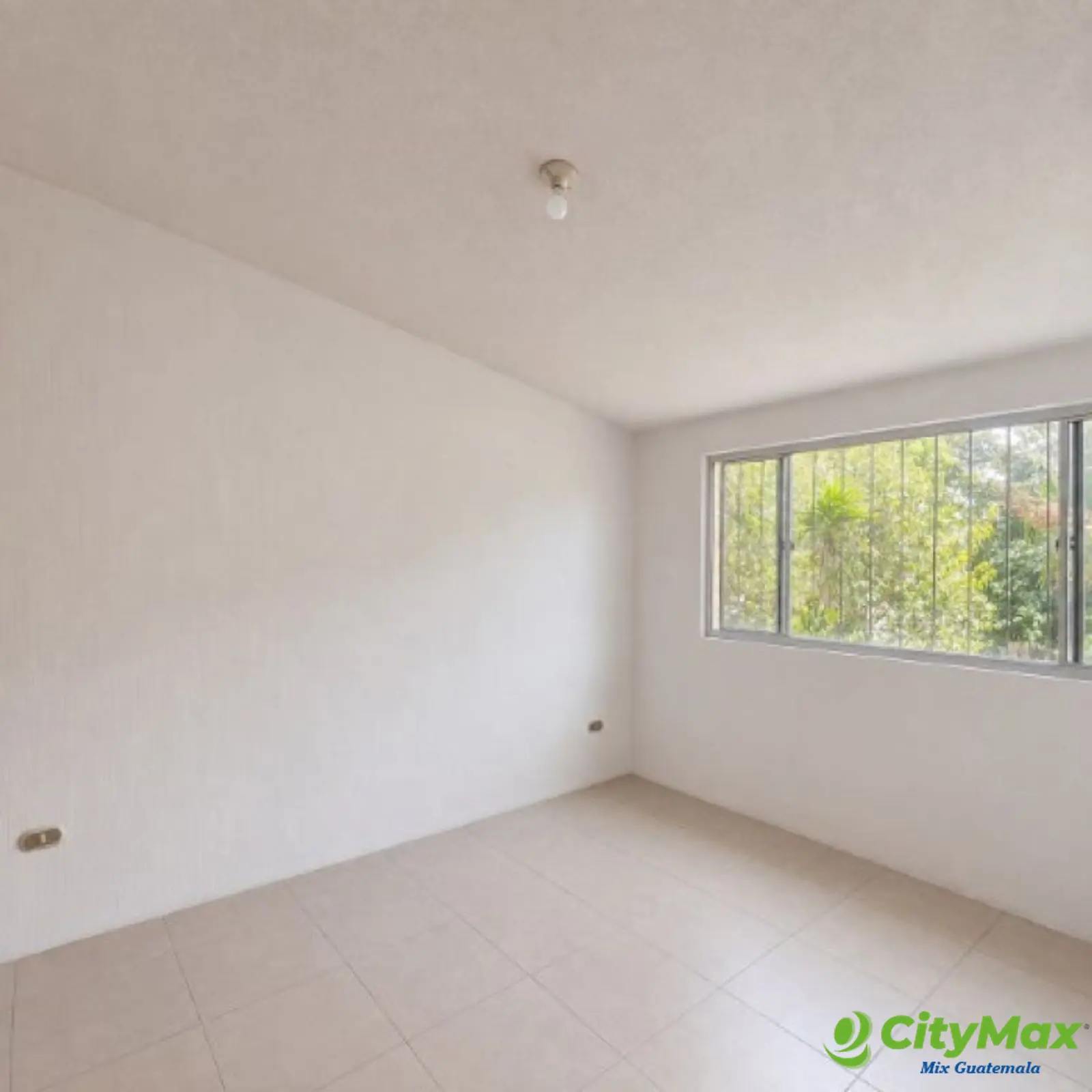 Casa en venta en Jardines de San Lucas Sacatepéquez - foto 12
