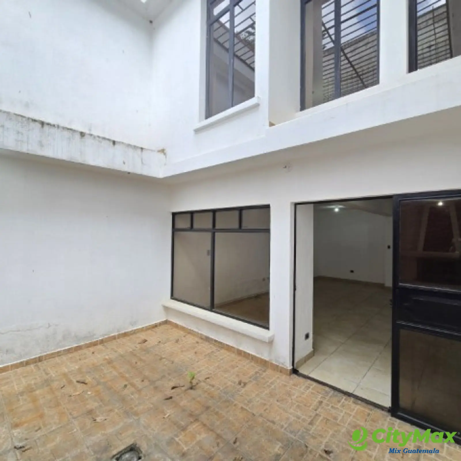 Casa grade en Venta Las Hojarascas Zona 1 de Mixco - foto 13