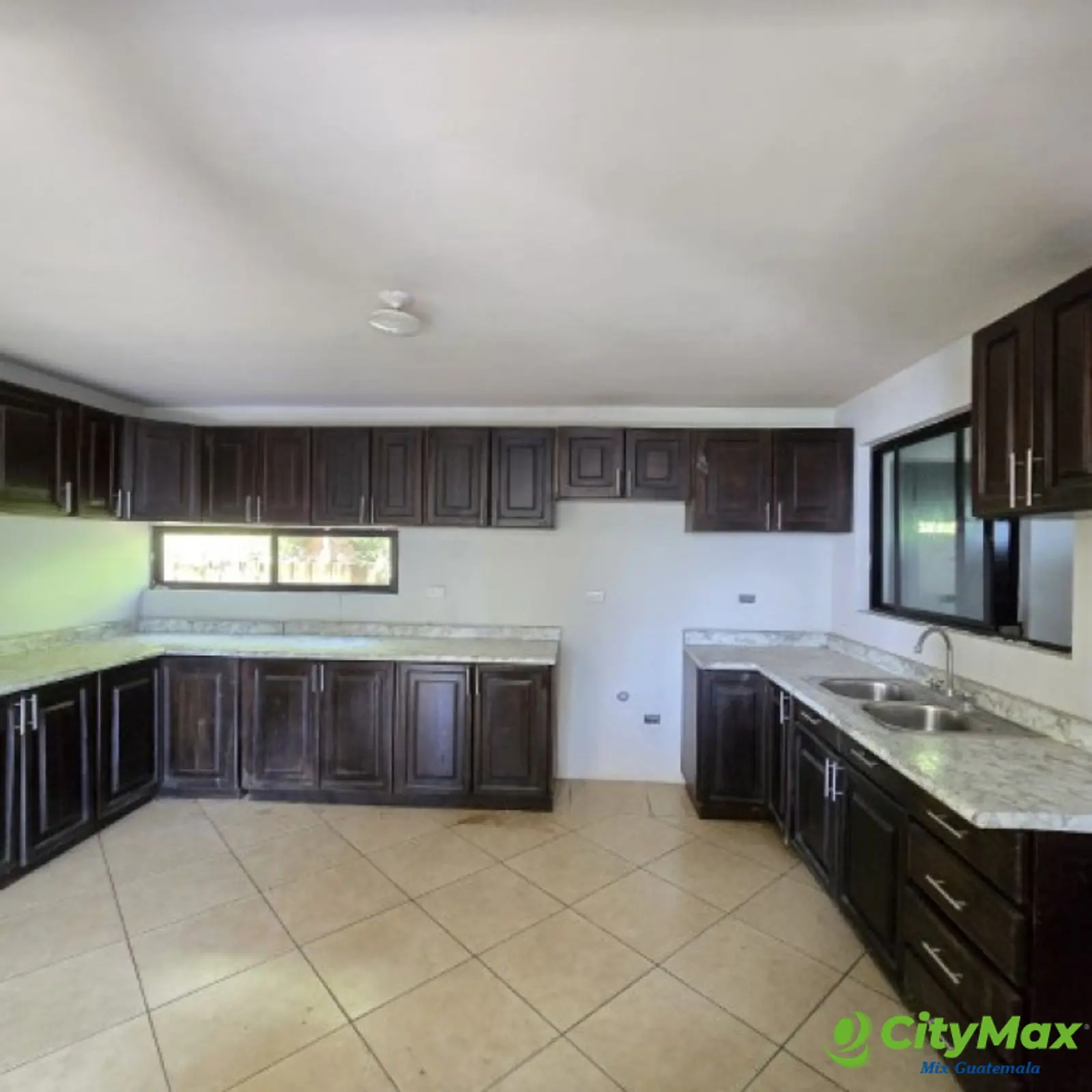 Casa en Venta con Vista Panorámica al Lago de Amatitlán - foto 17