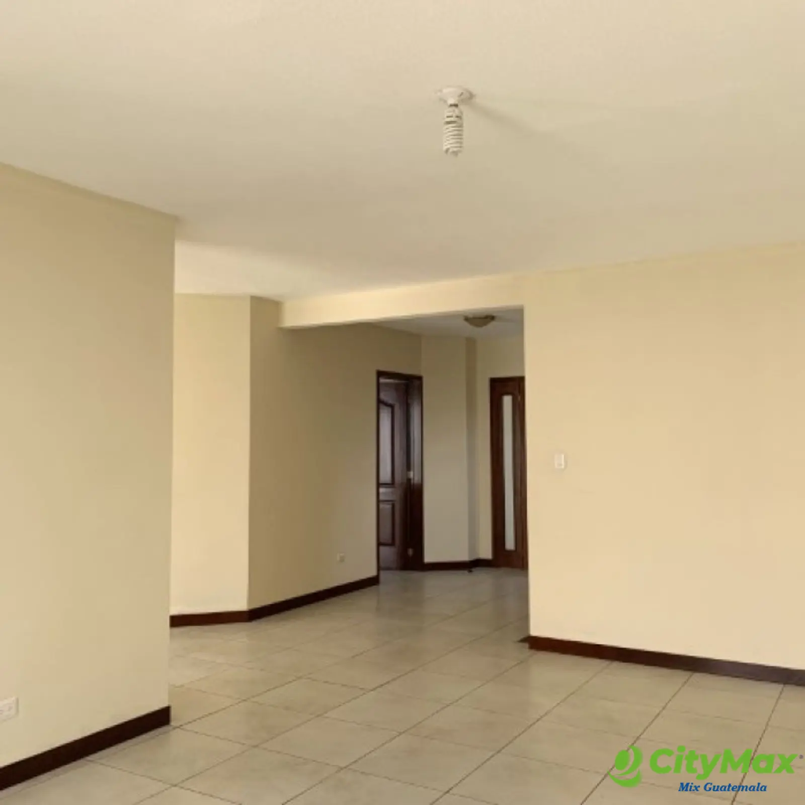 Casa en Venta Bosques de San Nicolas Zona 4 Mixco - foto 3