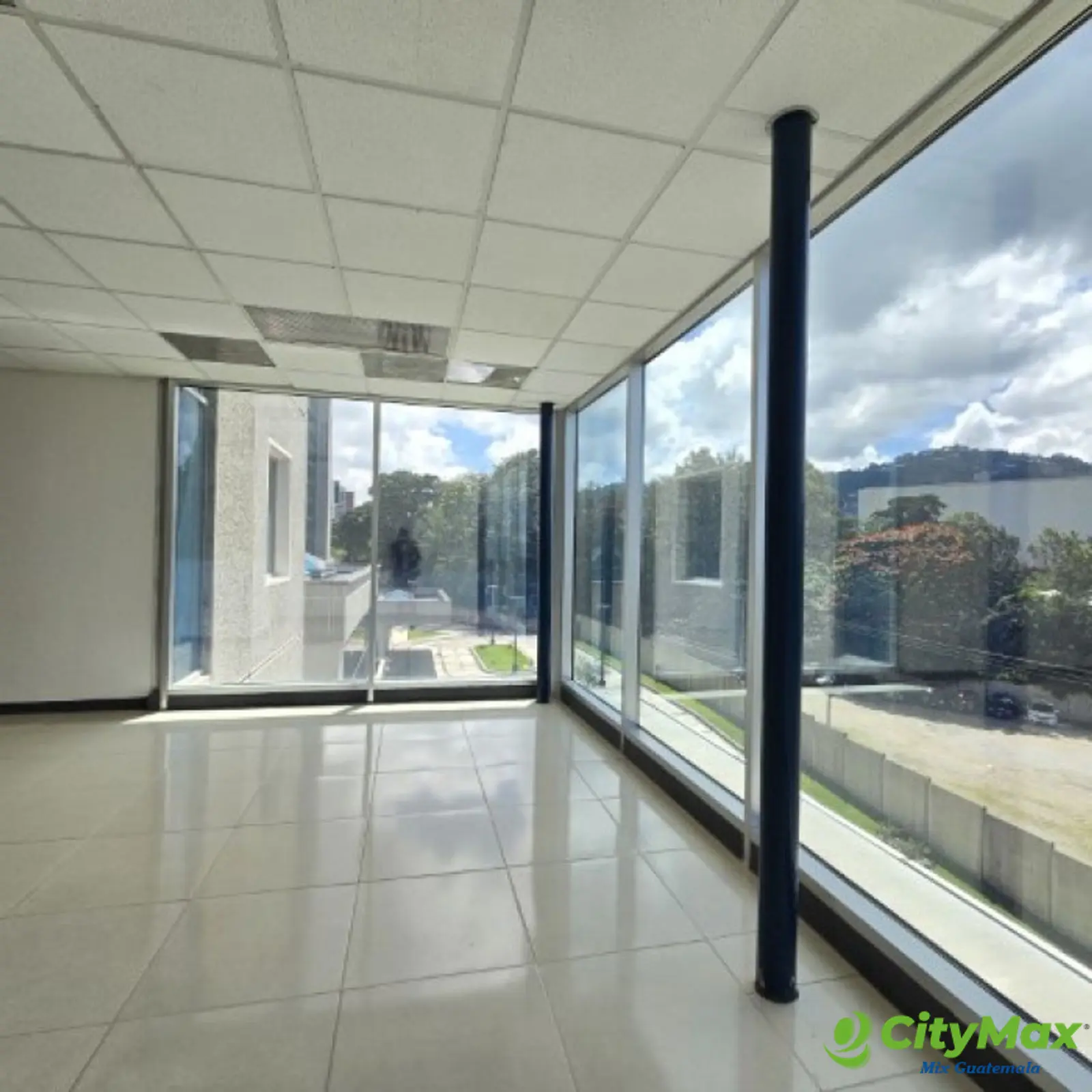 Oficina en Renta Zona Pradera Zona 10 de 86.57 mts2 - foto 3