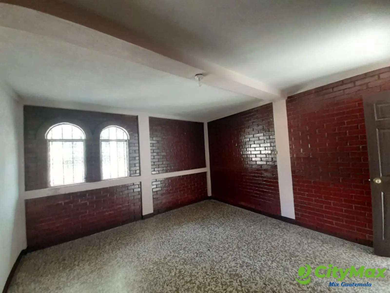 Propiedad en Venta con Apartamentos en Calzada San Juan - foto 6