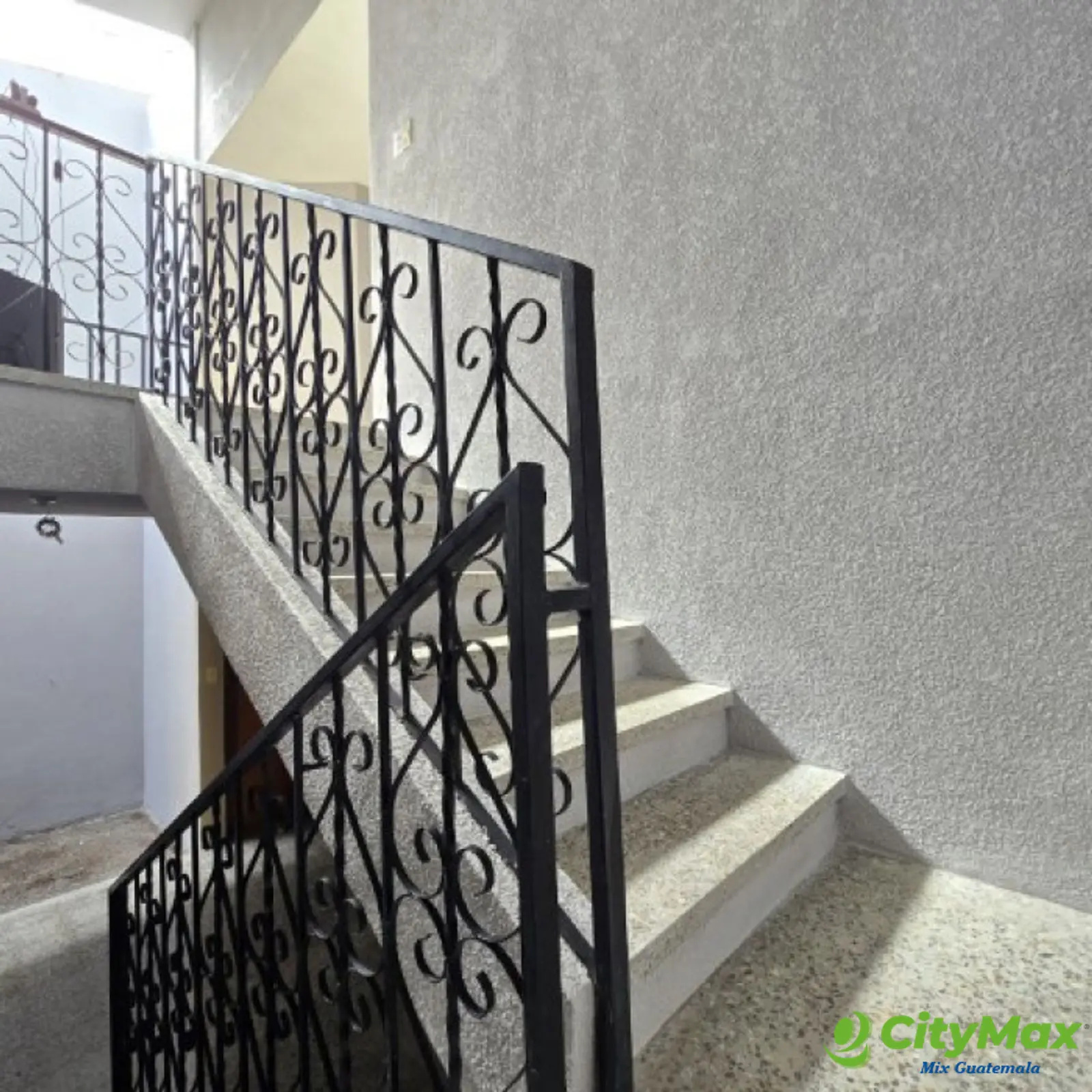 Casa en Venta Pinares de San Cristóbal Zona 8 de Mixco - foto 18