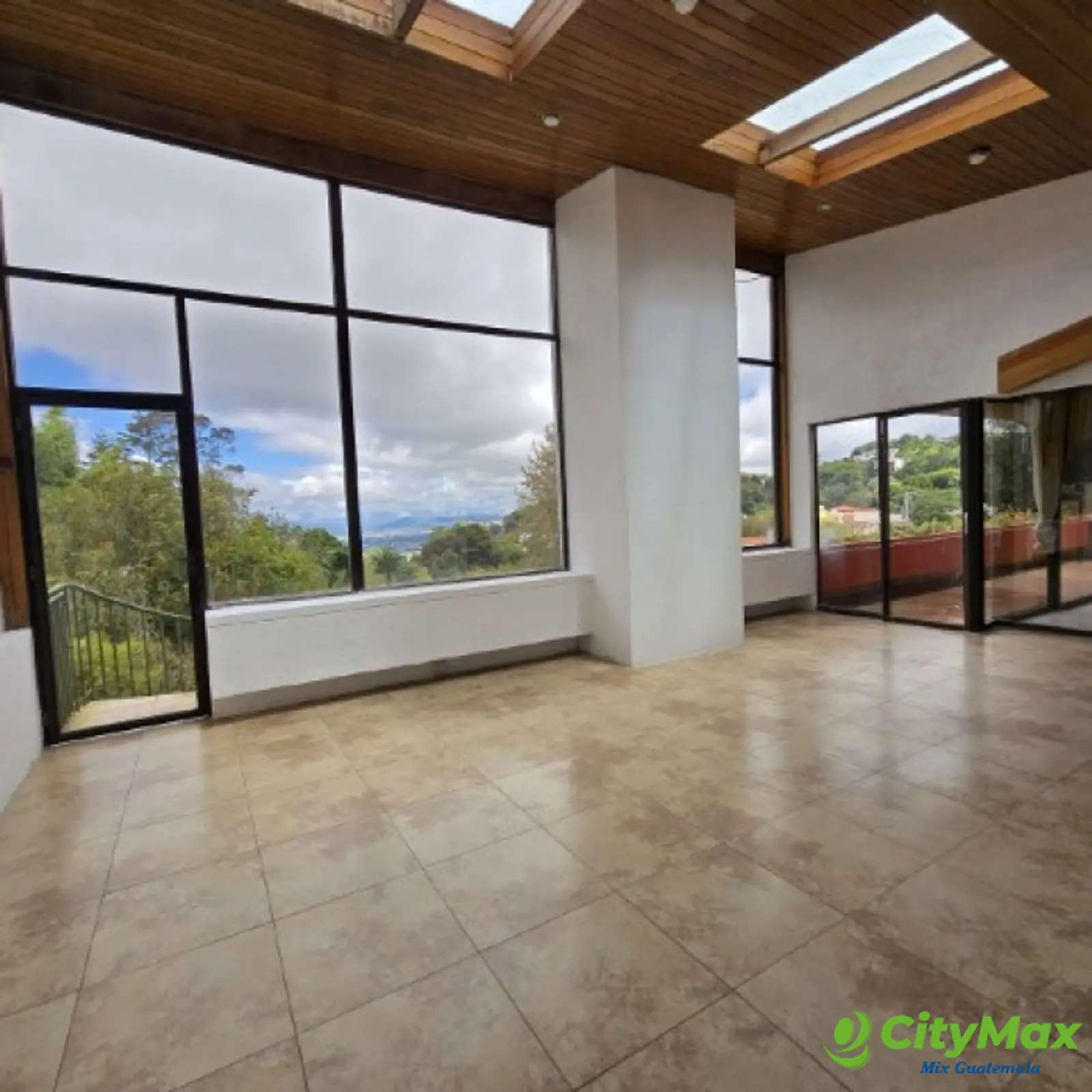 Casa en Venta en Montebello, Carretera a El Salvador - foto 4