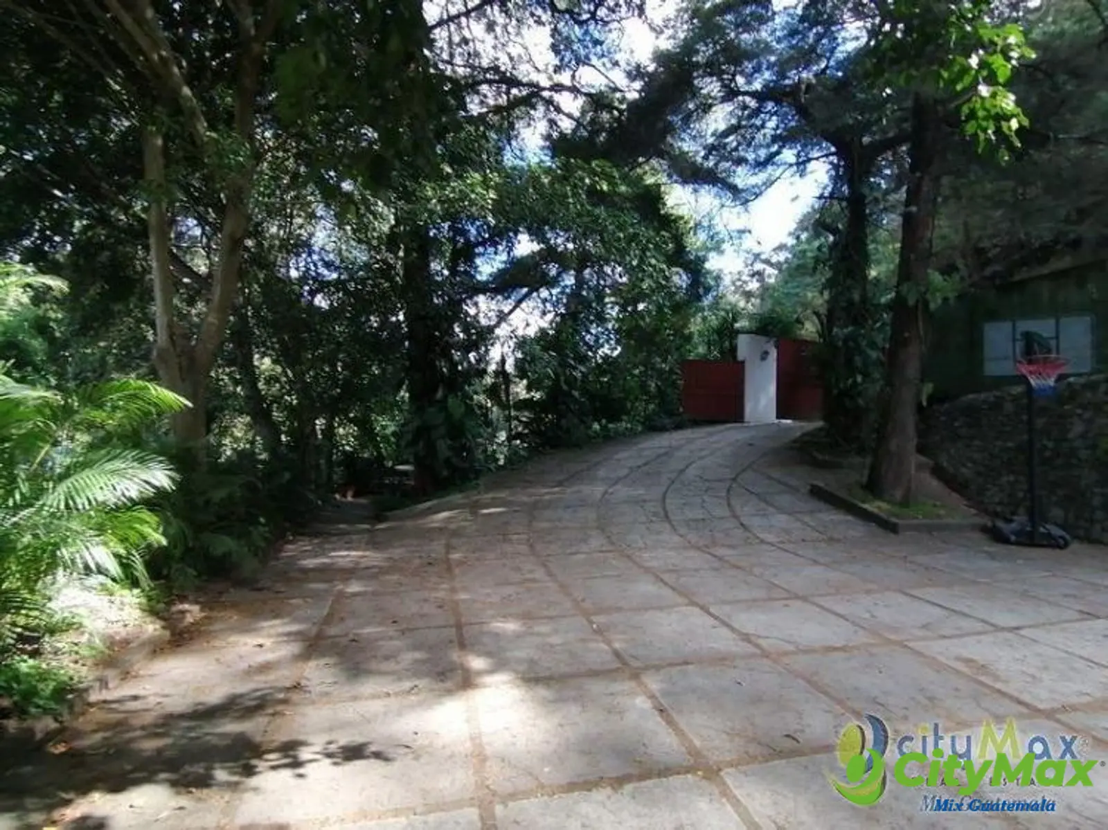 Terreno en Venta Zona 15 Guatemala, uso residencial - foto 2
