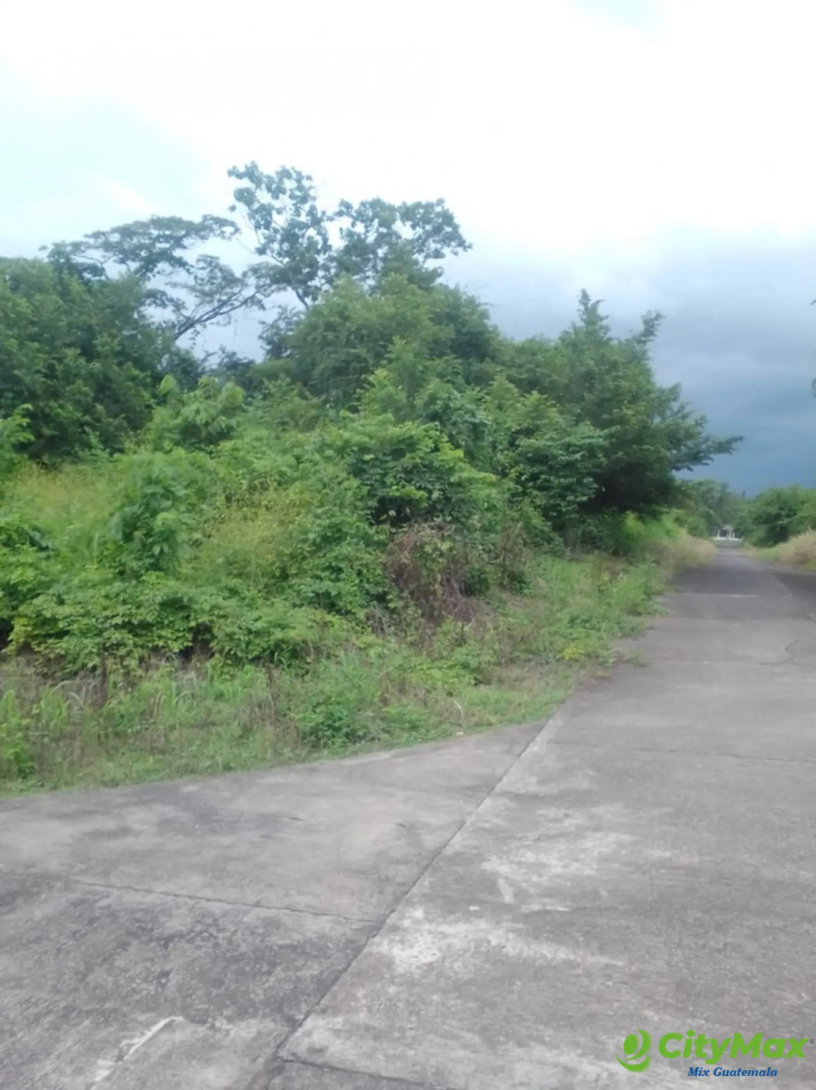Terreno Grande en Venta Cataratas de Uxmel, Masagua - foto 4