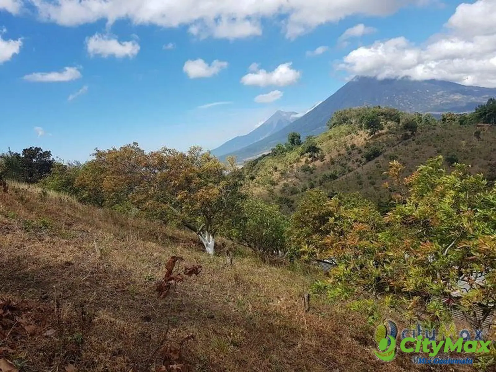 Terreno en Venta de 2.6 manzanas en San Vicente Pacaya - foto 2