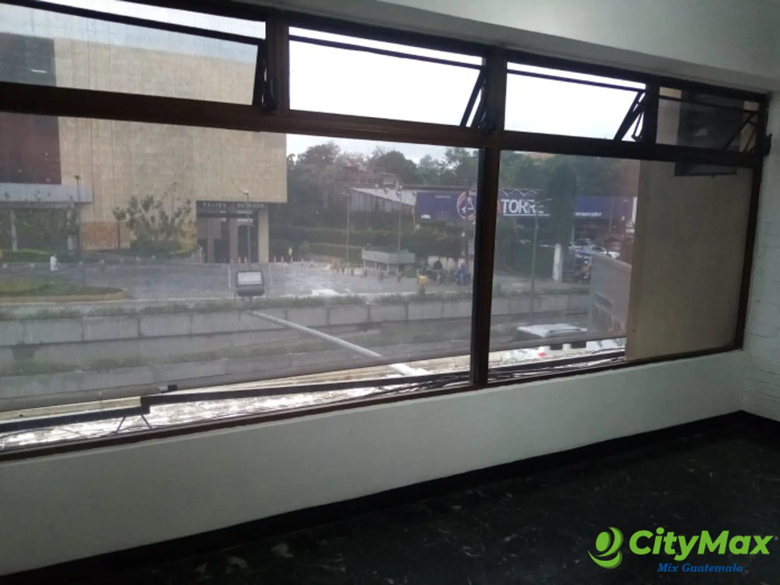 Oficina en Renta Zona 10 Edificio Rodriguez - foto 4