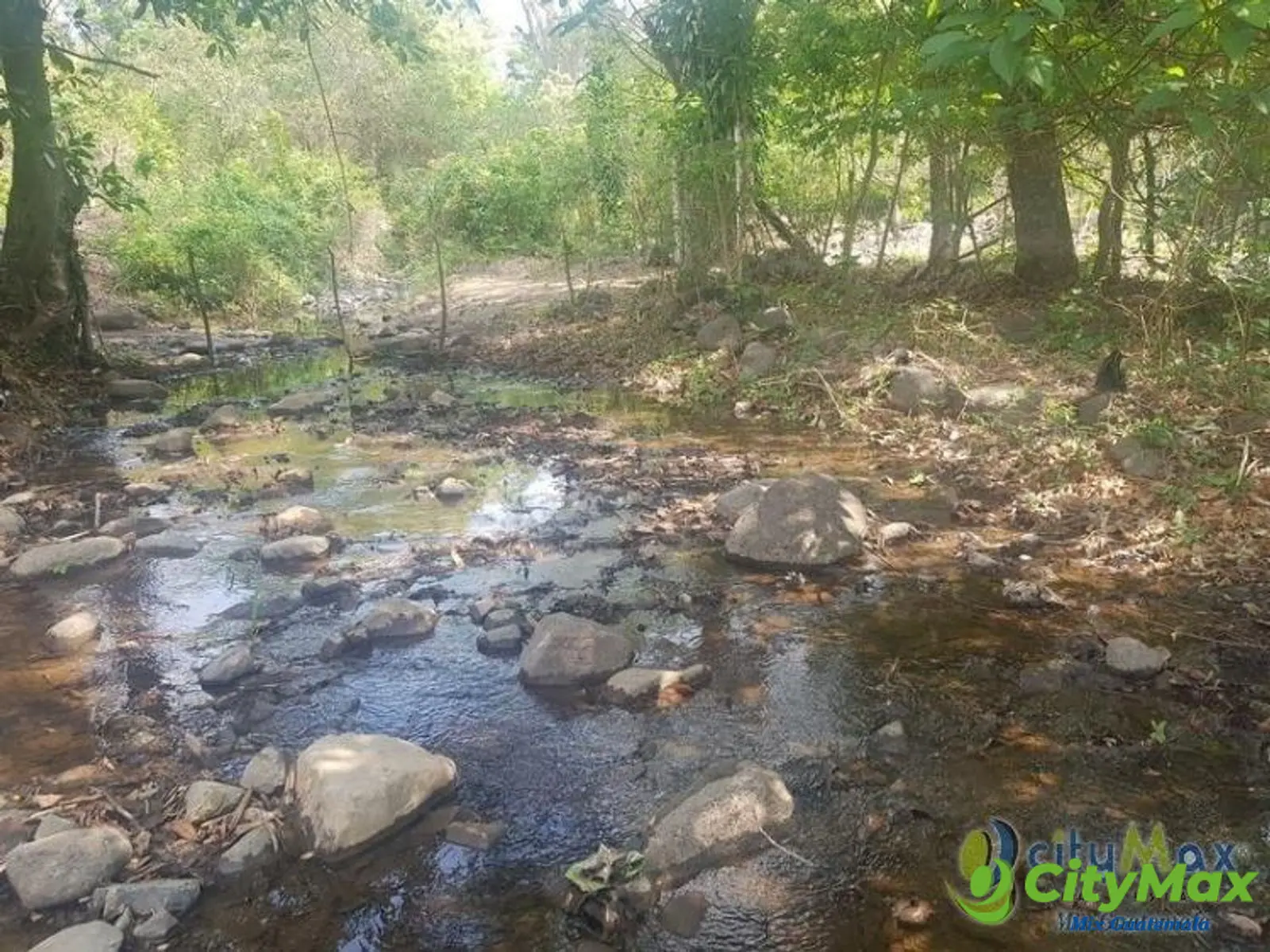 Vendo Finca de 8.8 mazanas en Oratorio, Santa Rosa - foto 6
