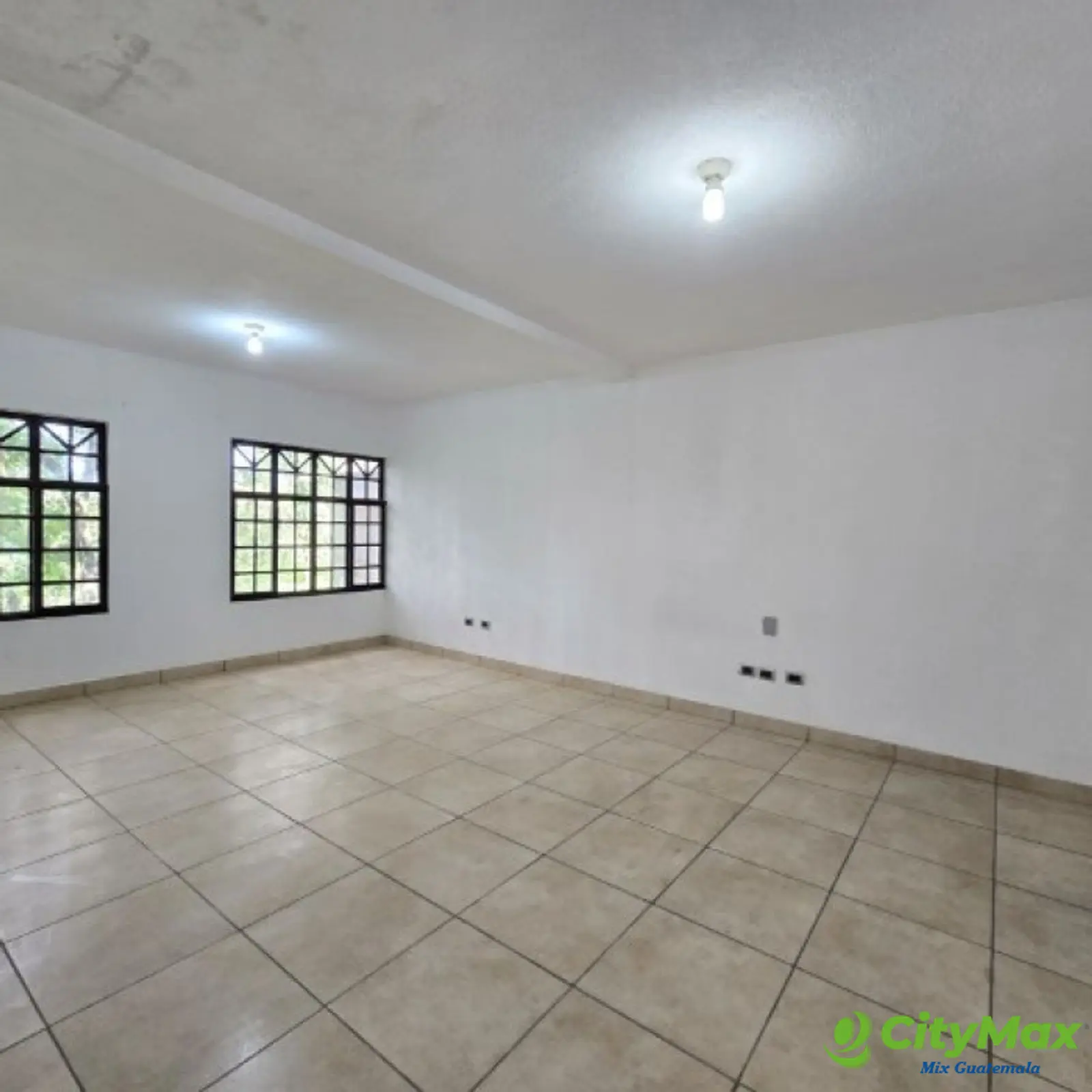 Casa grade en Venta Las Hojarascas Zona 1 de Mixco - foto 21