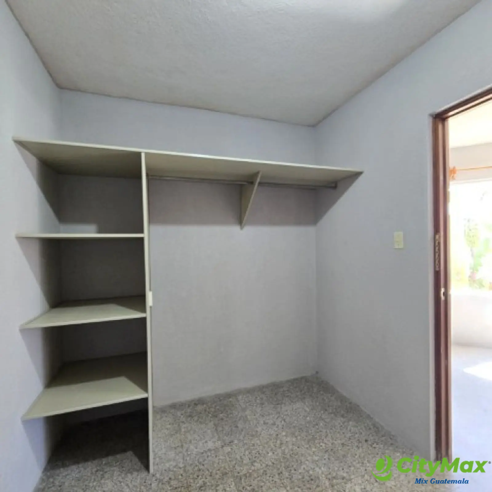 Casa en Venta Pinares de San Cristóbal Zona 8 de Mixco - foto 20