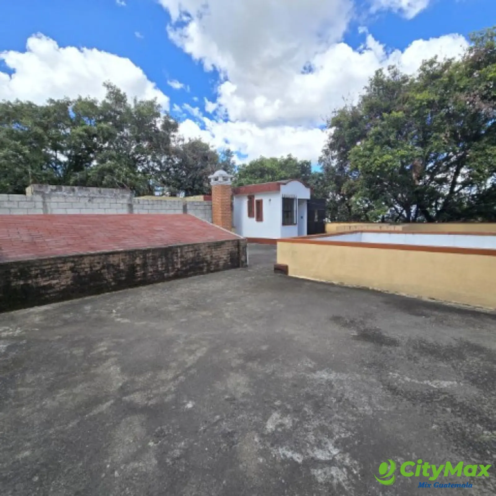 Casa grade en Venta Las Hojarascas Zona 1 de Mixco - foto 8