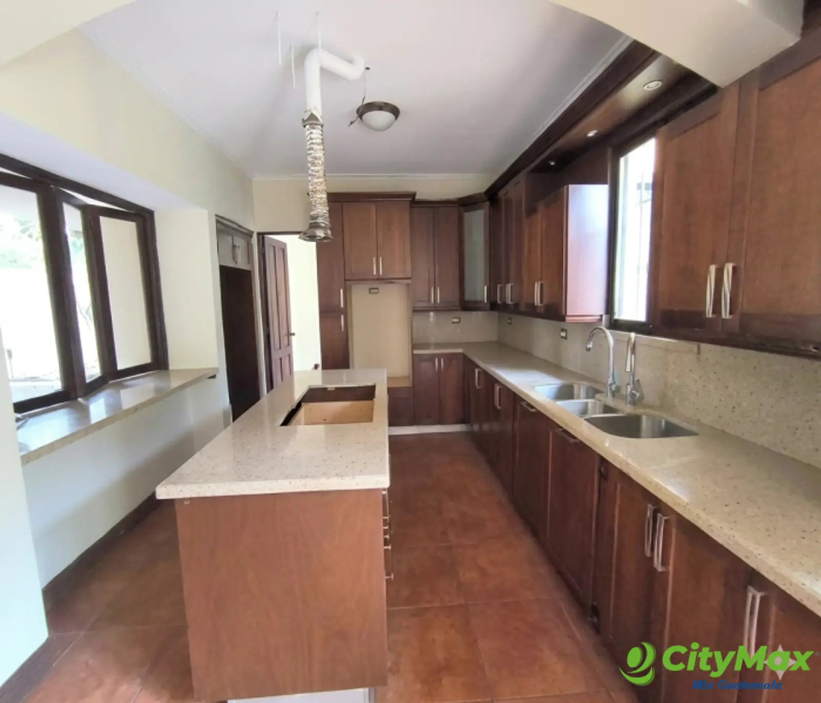 Casa en Venta Pacific Gardens Carretera Puerto Quetzal - foto 4