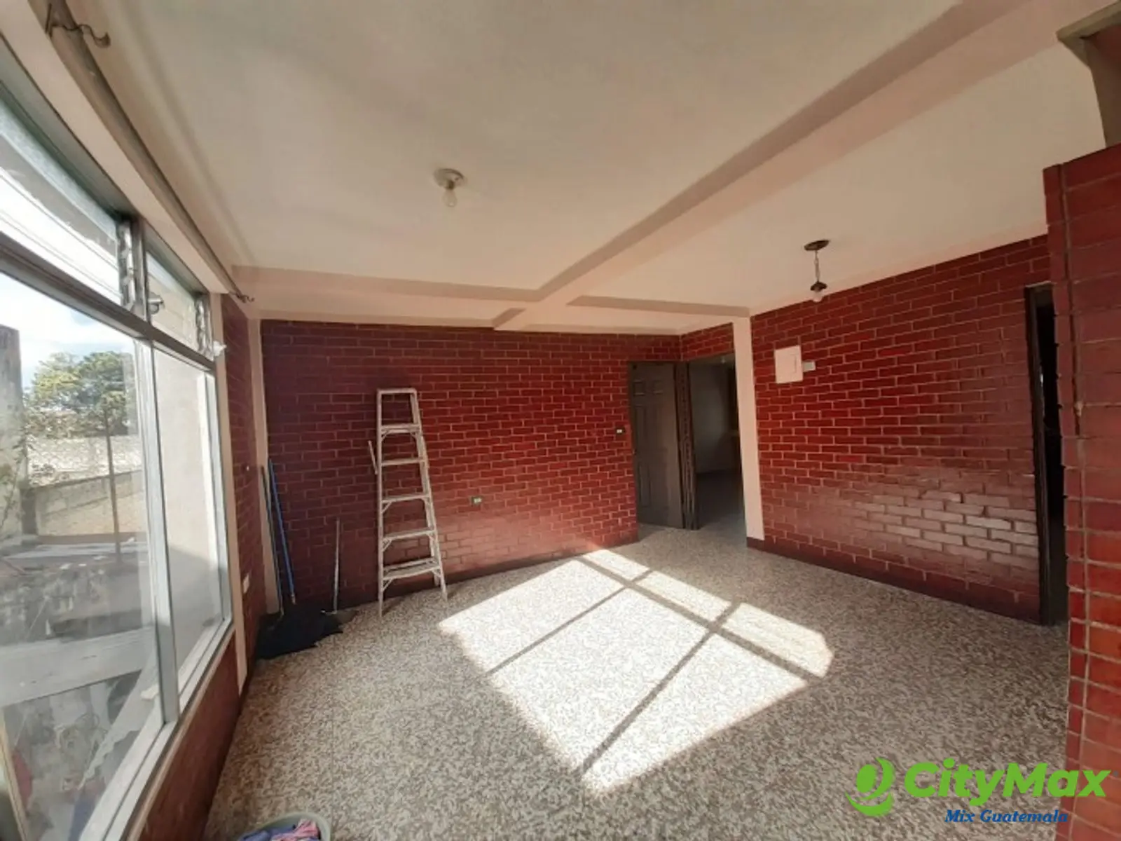 Propiedad en Venta con Apartamentos en Calzada San Juan - foto 9