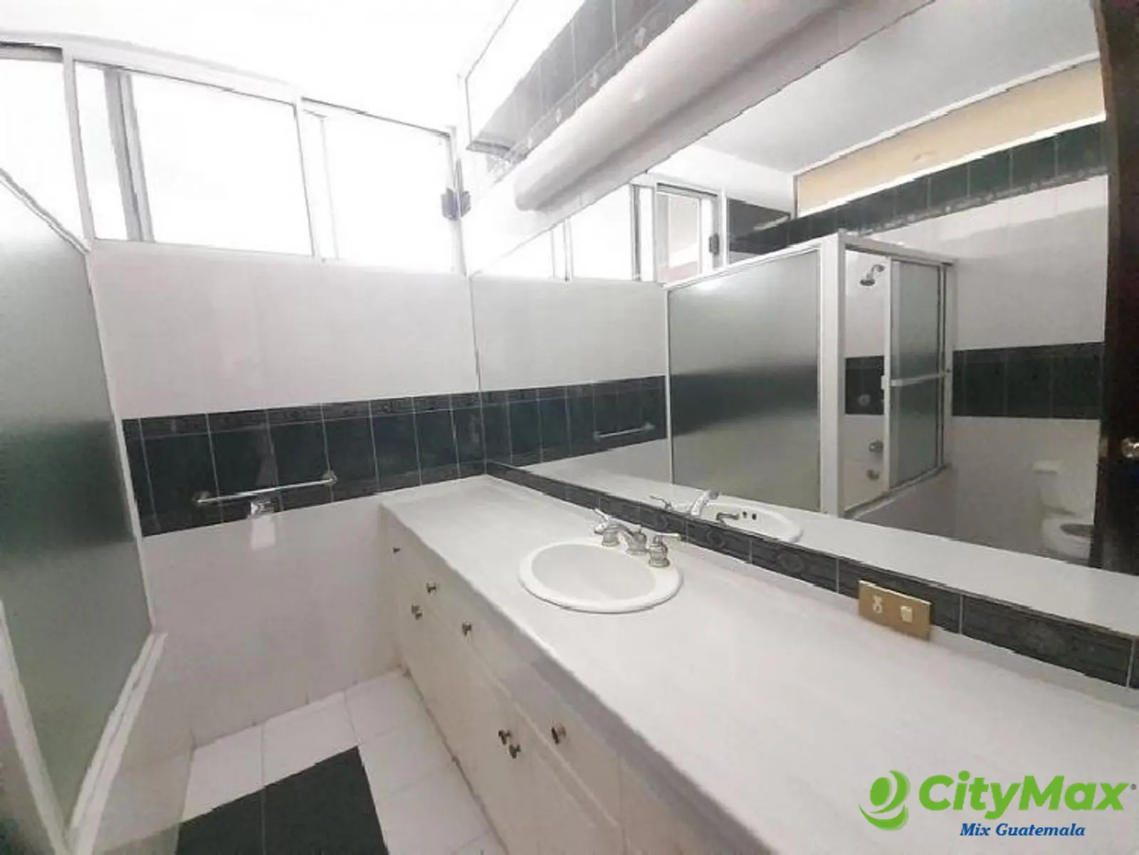 Mansión en Renta o Venta en Santa Catarina Pinula - foto 17