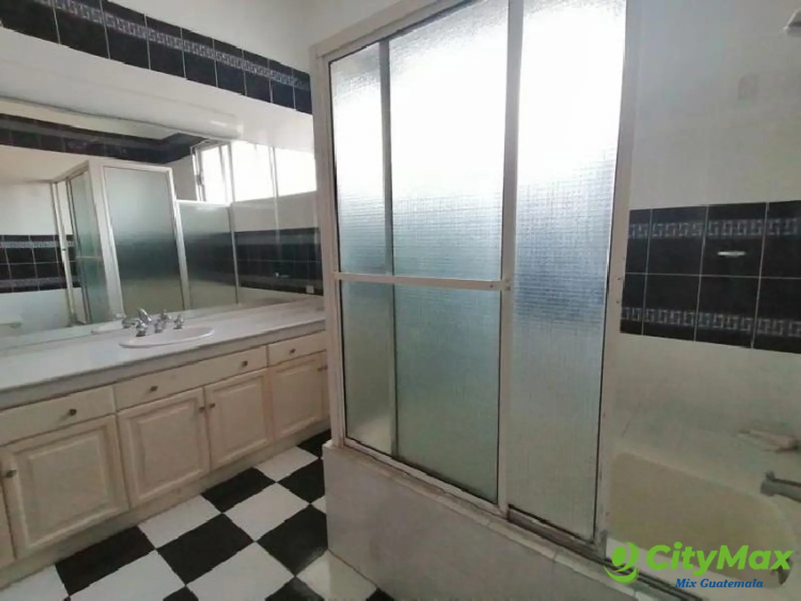 Mansión en Renta o Venta en Santa Catarina Pinula - foto 18