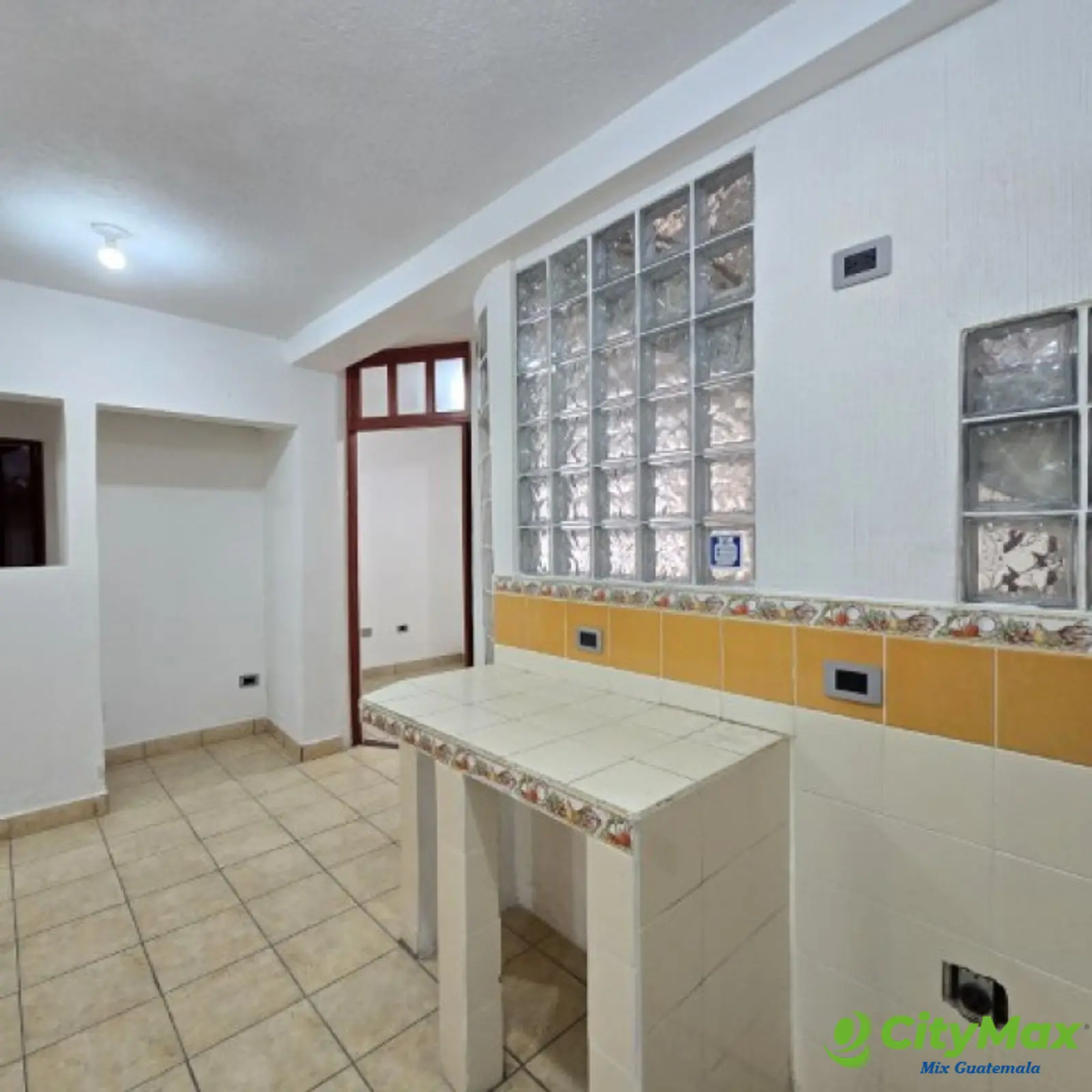 Casa grade en Venta Las Hojarascas Zona 1 de Mixco - foto 17