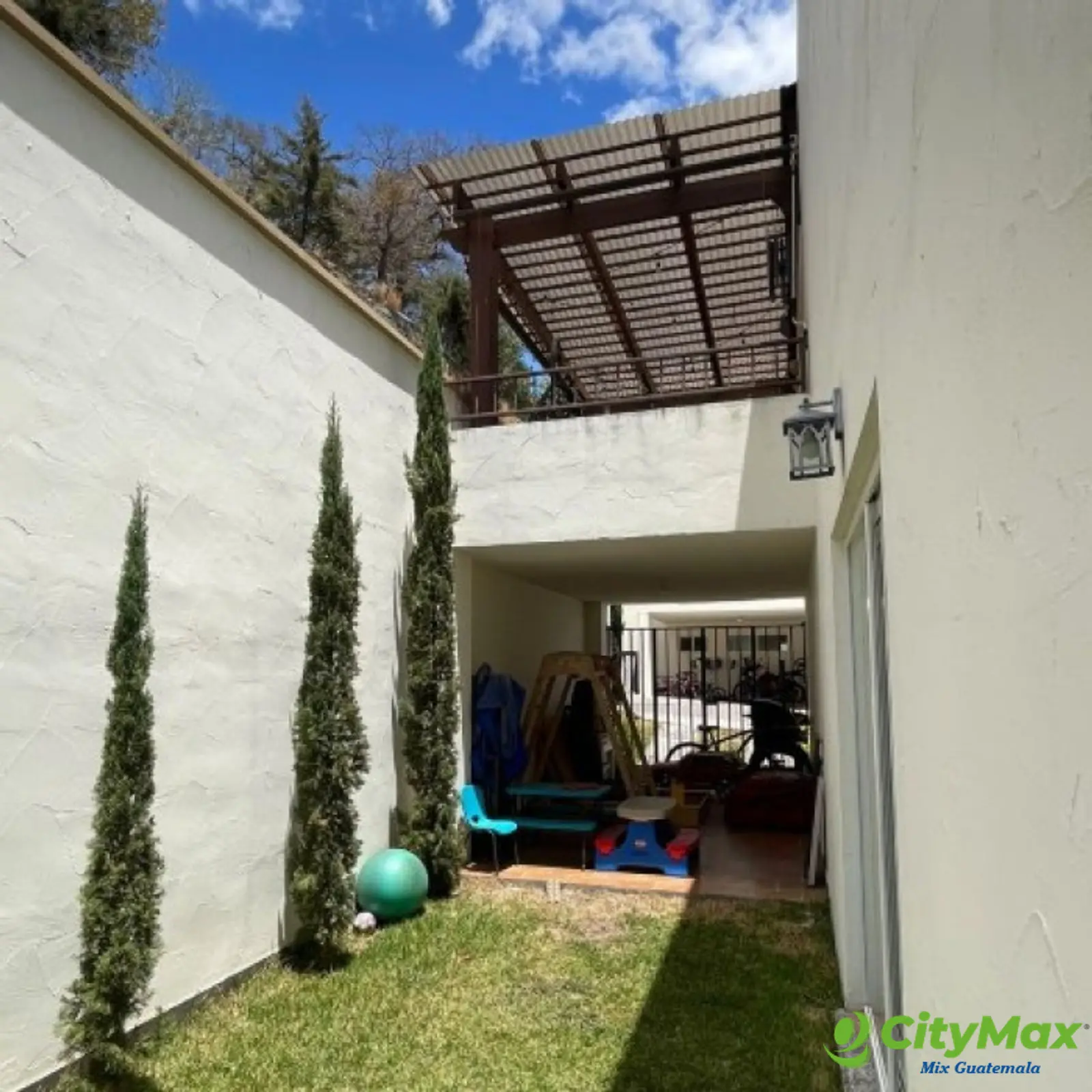 Casa en Renta Las Luces del Encinal Zona 7 de Mixco - foto 2